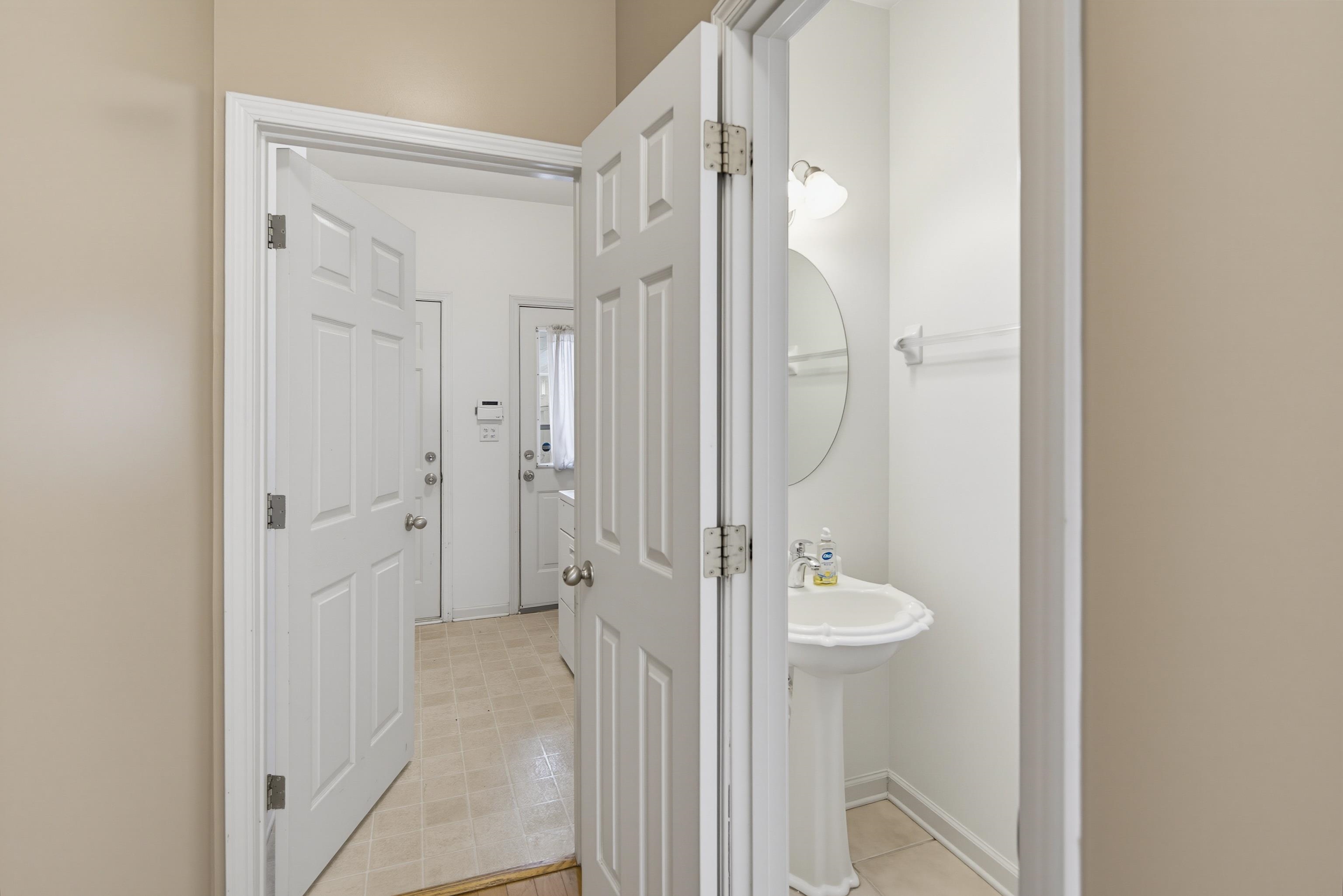 1327 Harbor Park Dr Property Photo 12