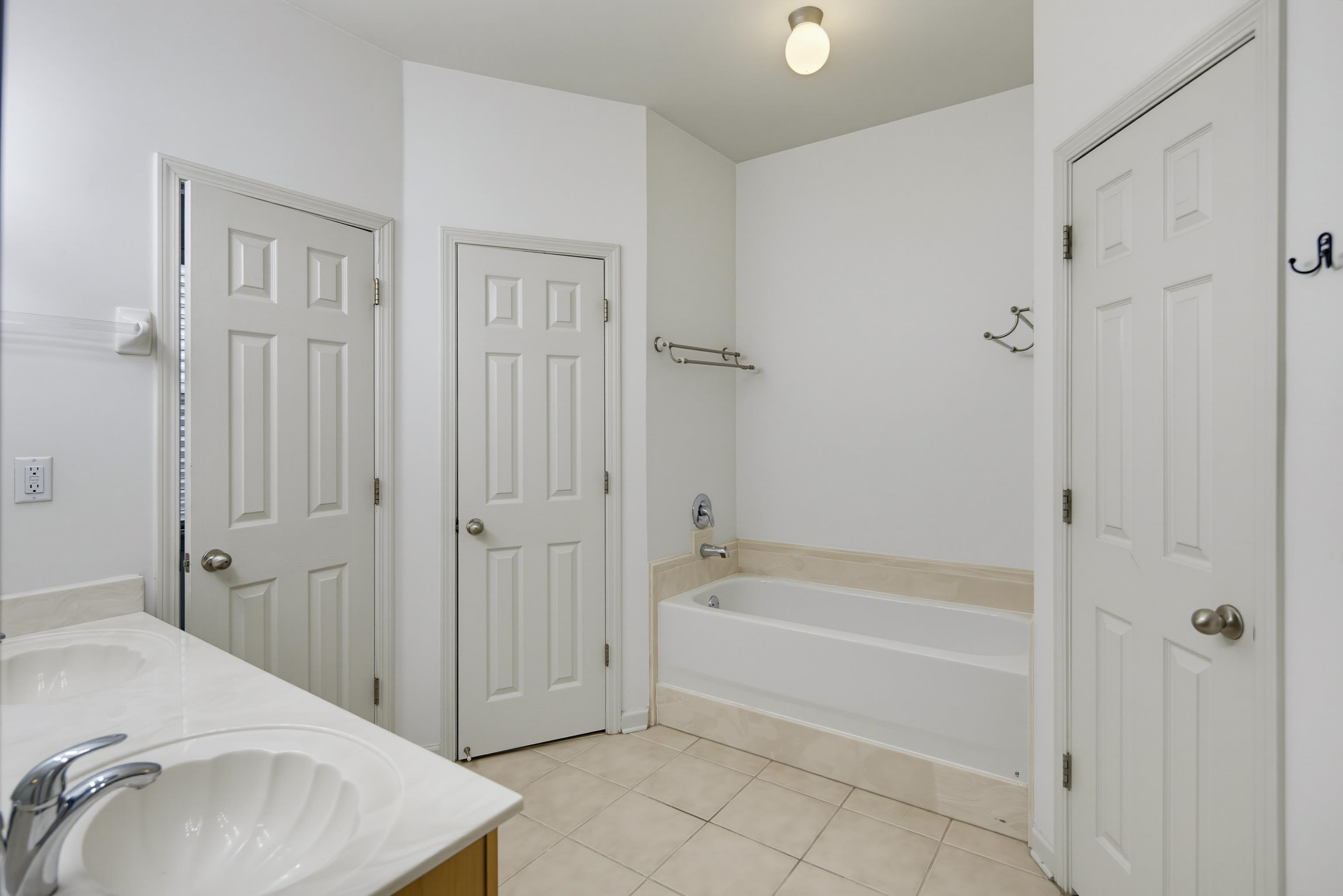1327 Harbor Park Dr Property Photo 14