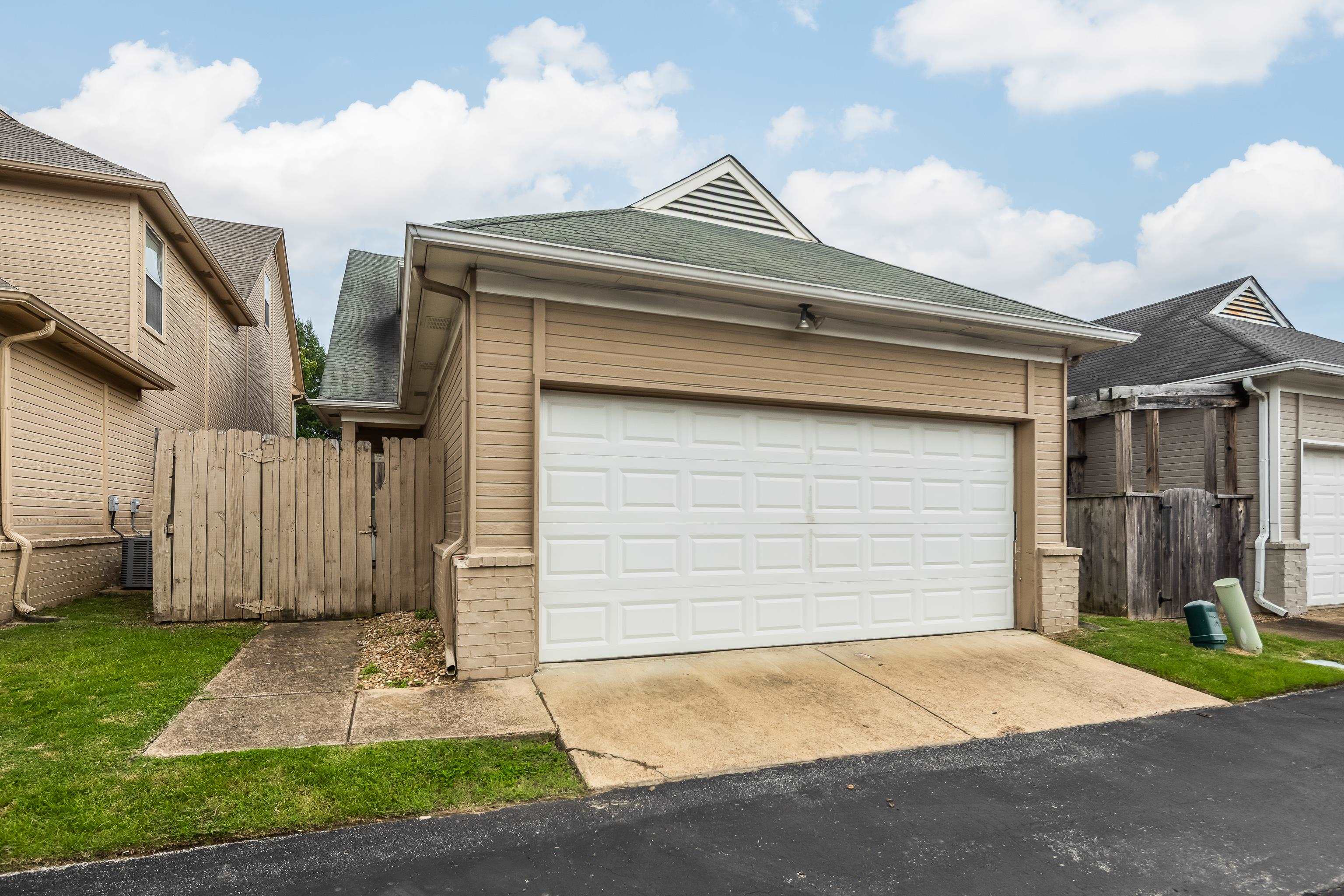 1327 Harbor Park Dr Property Photo 24