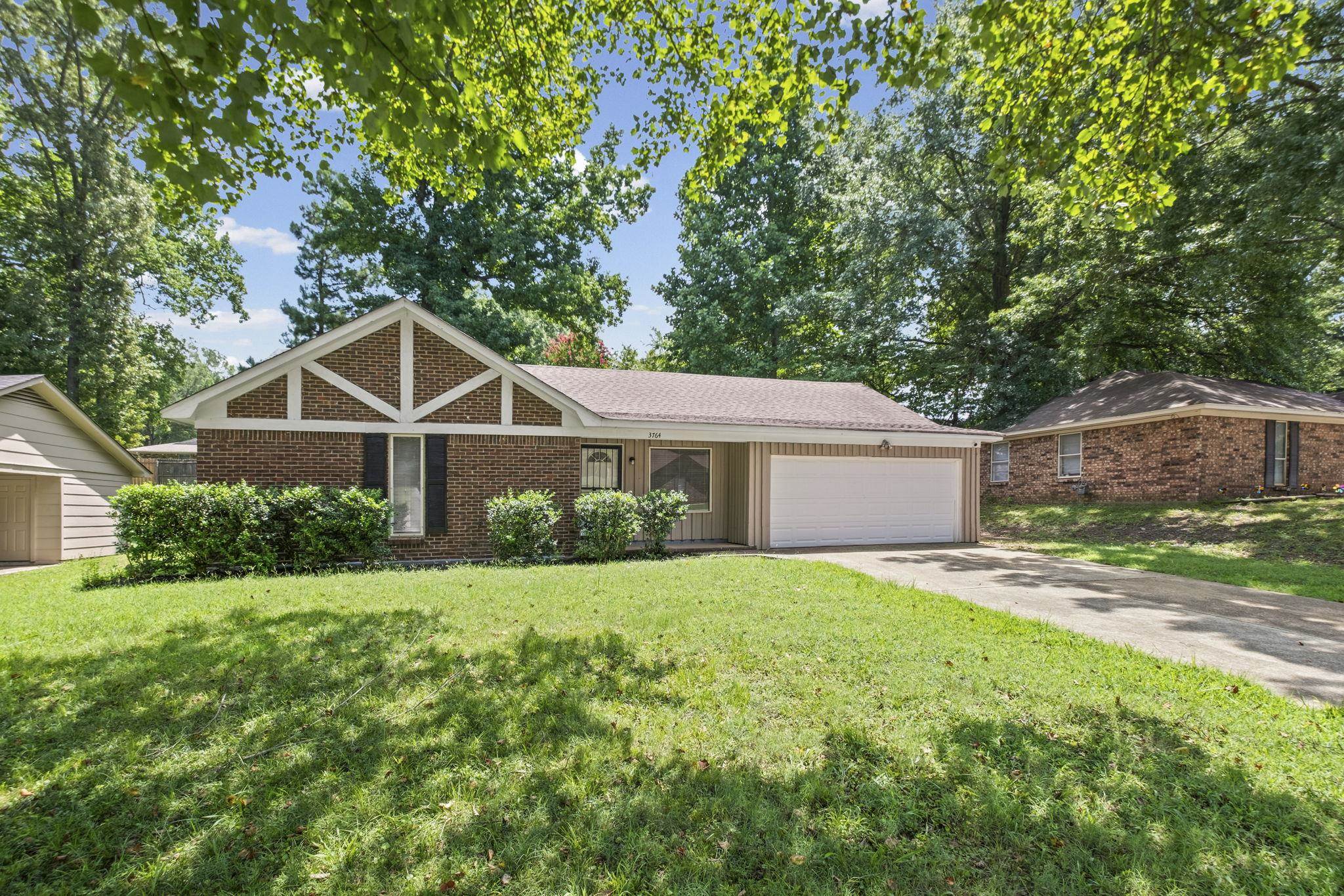3764 Hanna Dr Property Photo 2