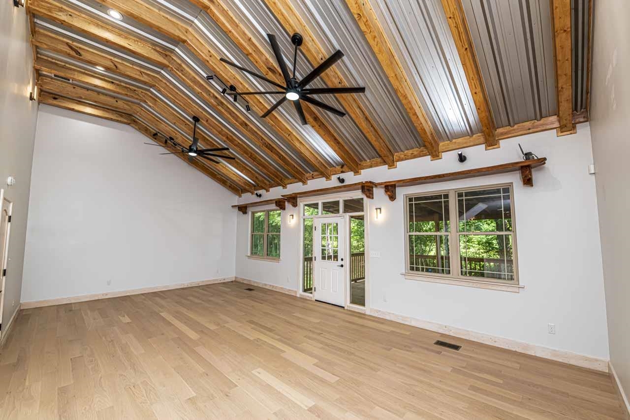 3 E Cherry St Property Photo 5