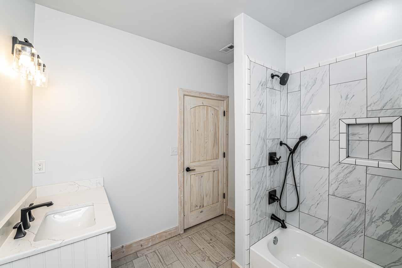 3 E Cherry St Property Photo 23