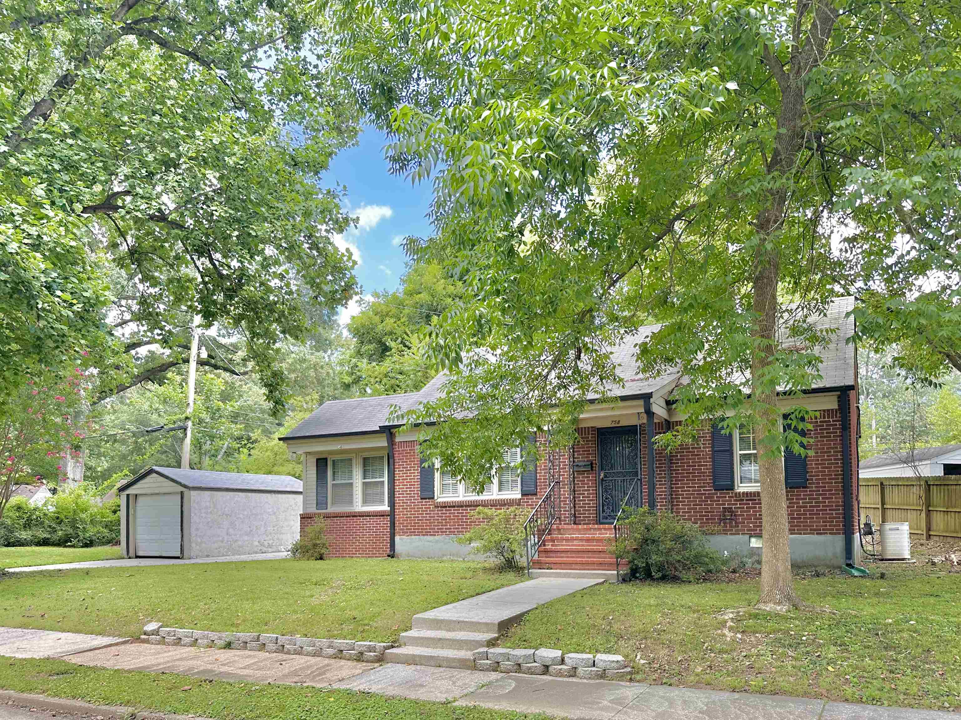 758 Buck St Property Photo 2