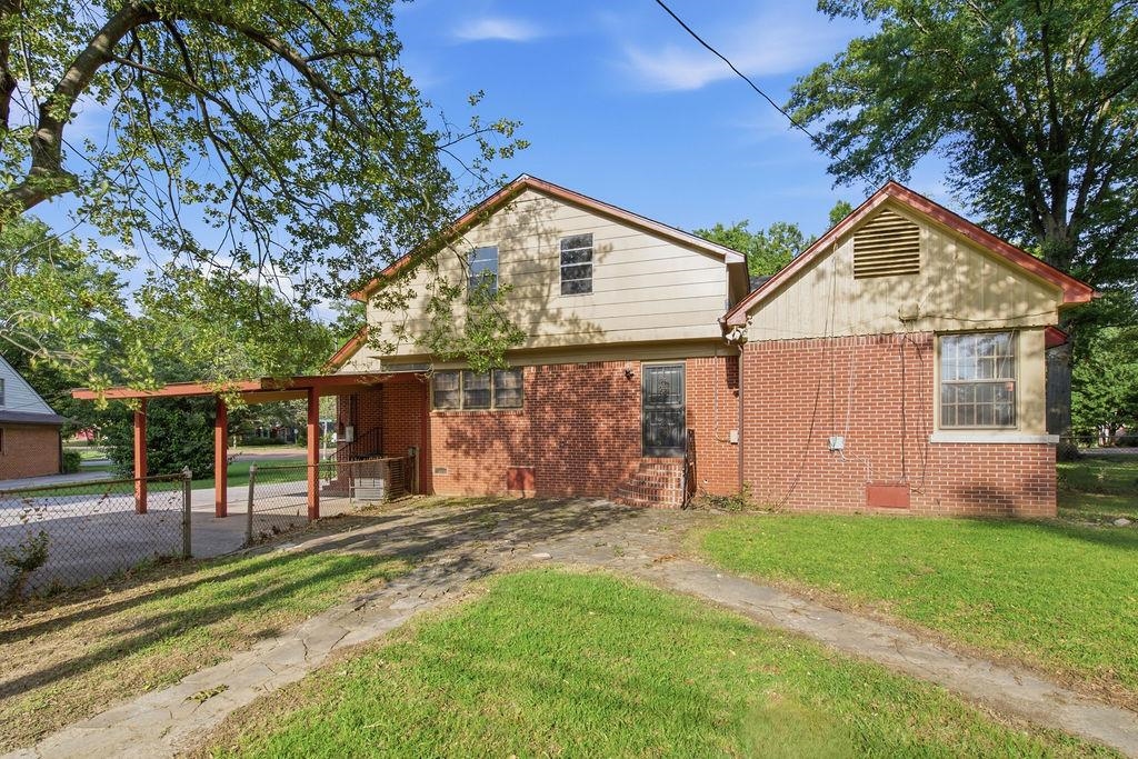981 N Mclean Blvd Property Photo 3