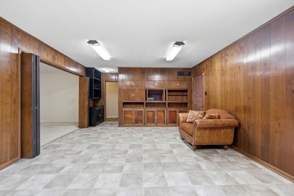 981 N Mclean Blvd Property Photo 15