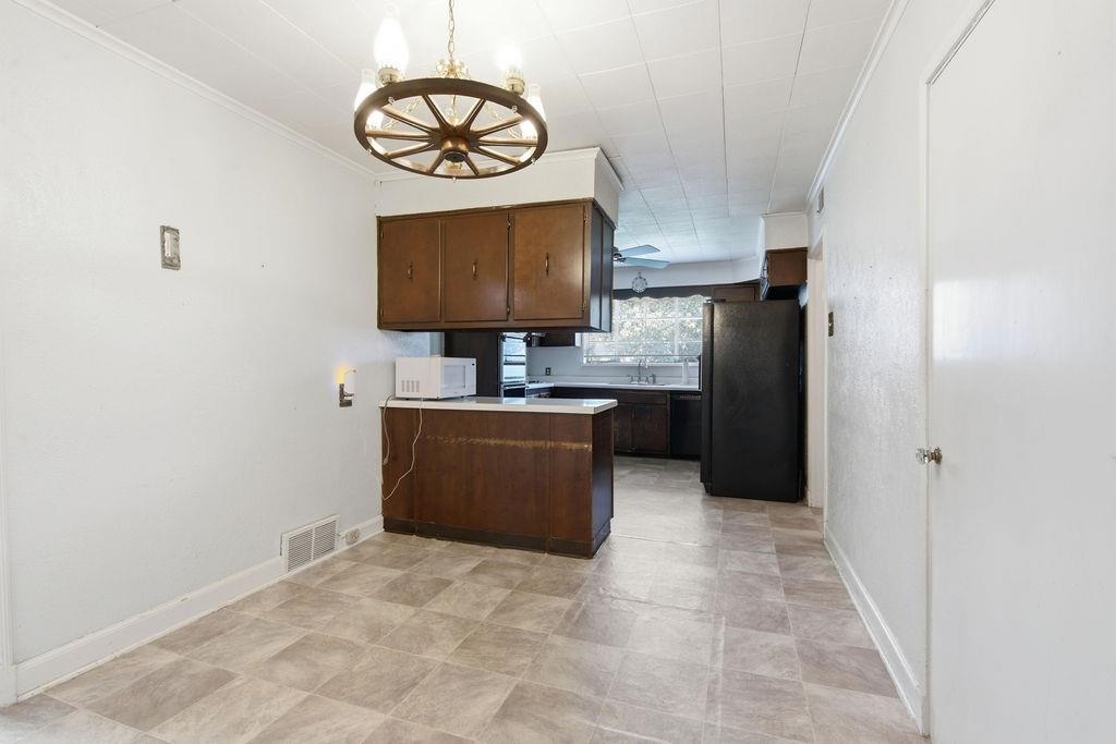 981 N Mclean Blvd Property Photo 18