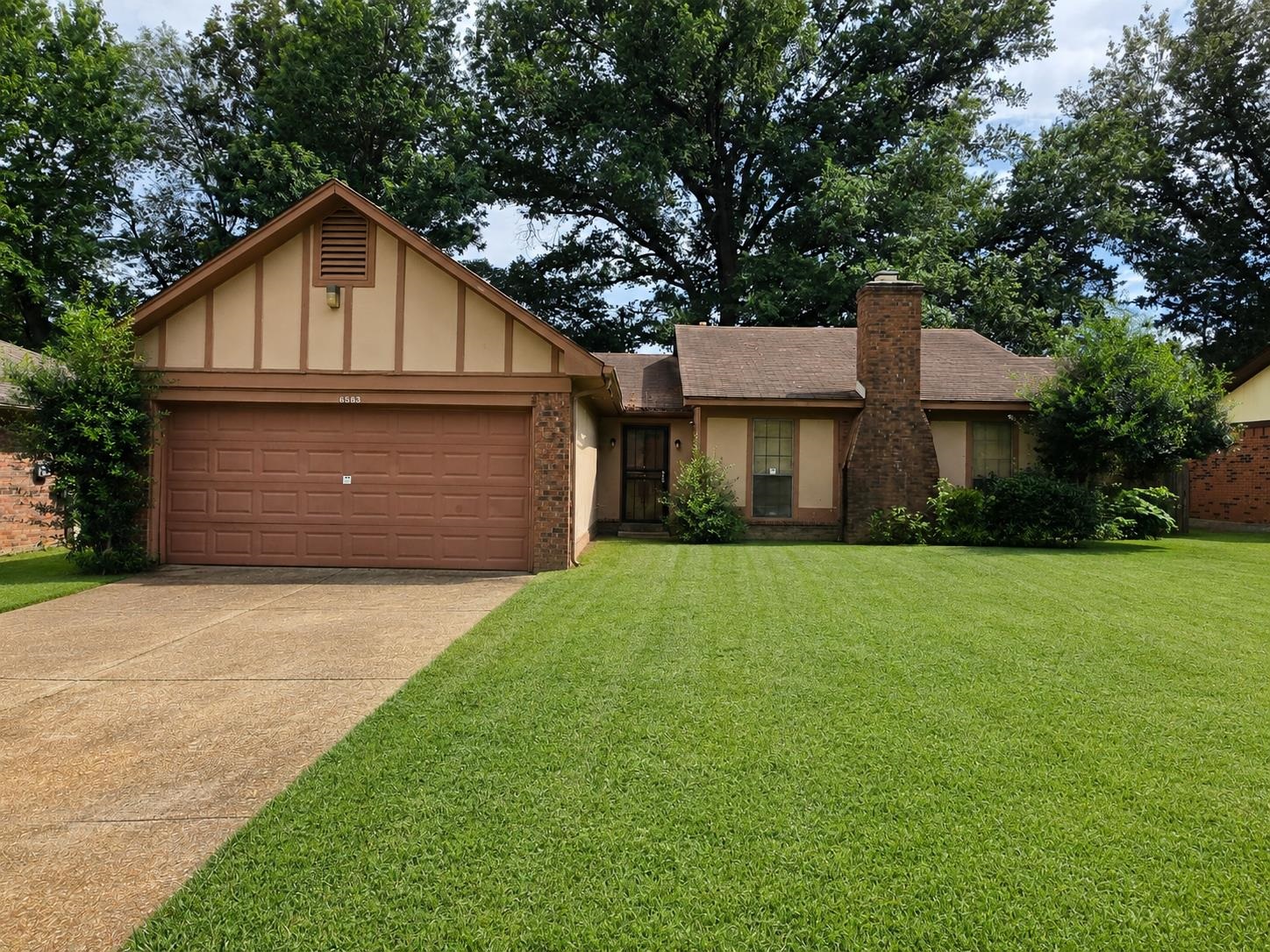 6593 BEAVERLODGE DR Property Photo 1