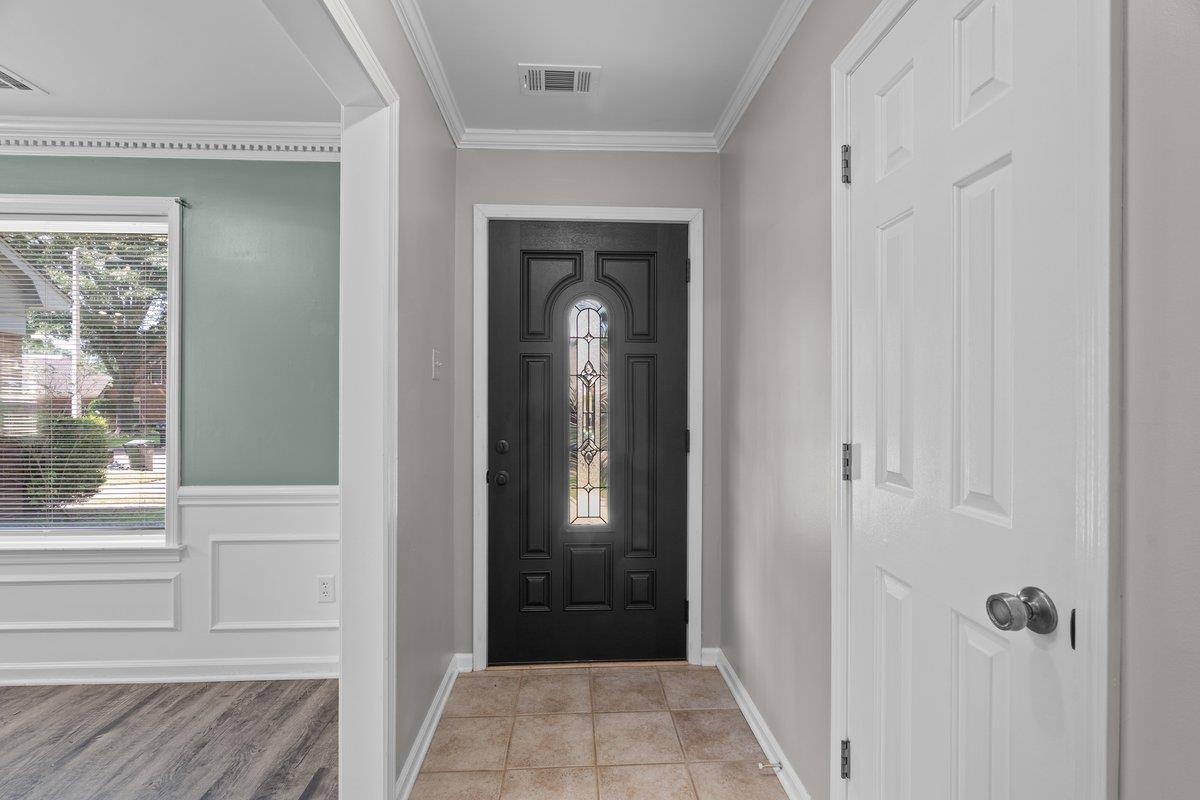 8067 Sara Jane Ln Property Photo 3