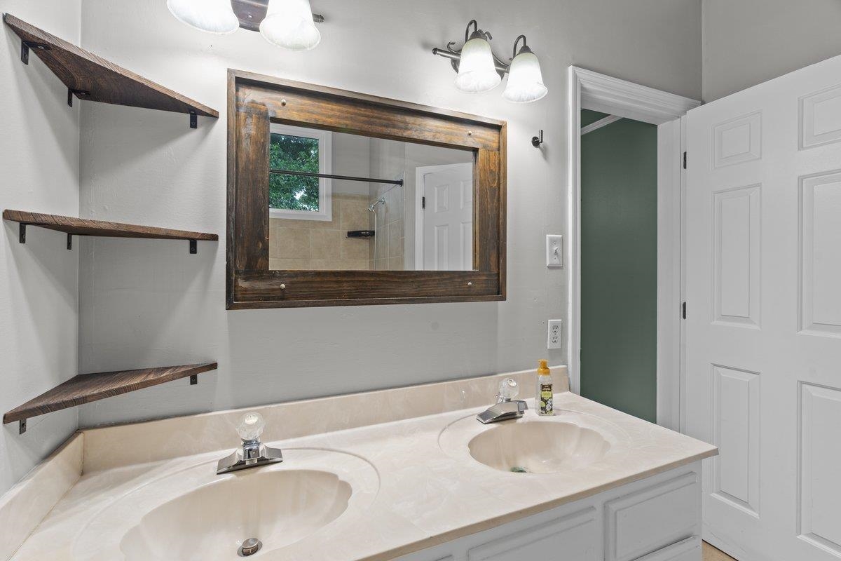 8067 Sara Jane Ln Property Photo 17
