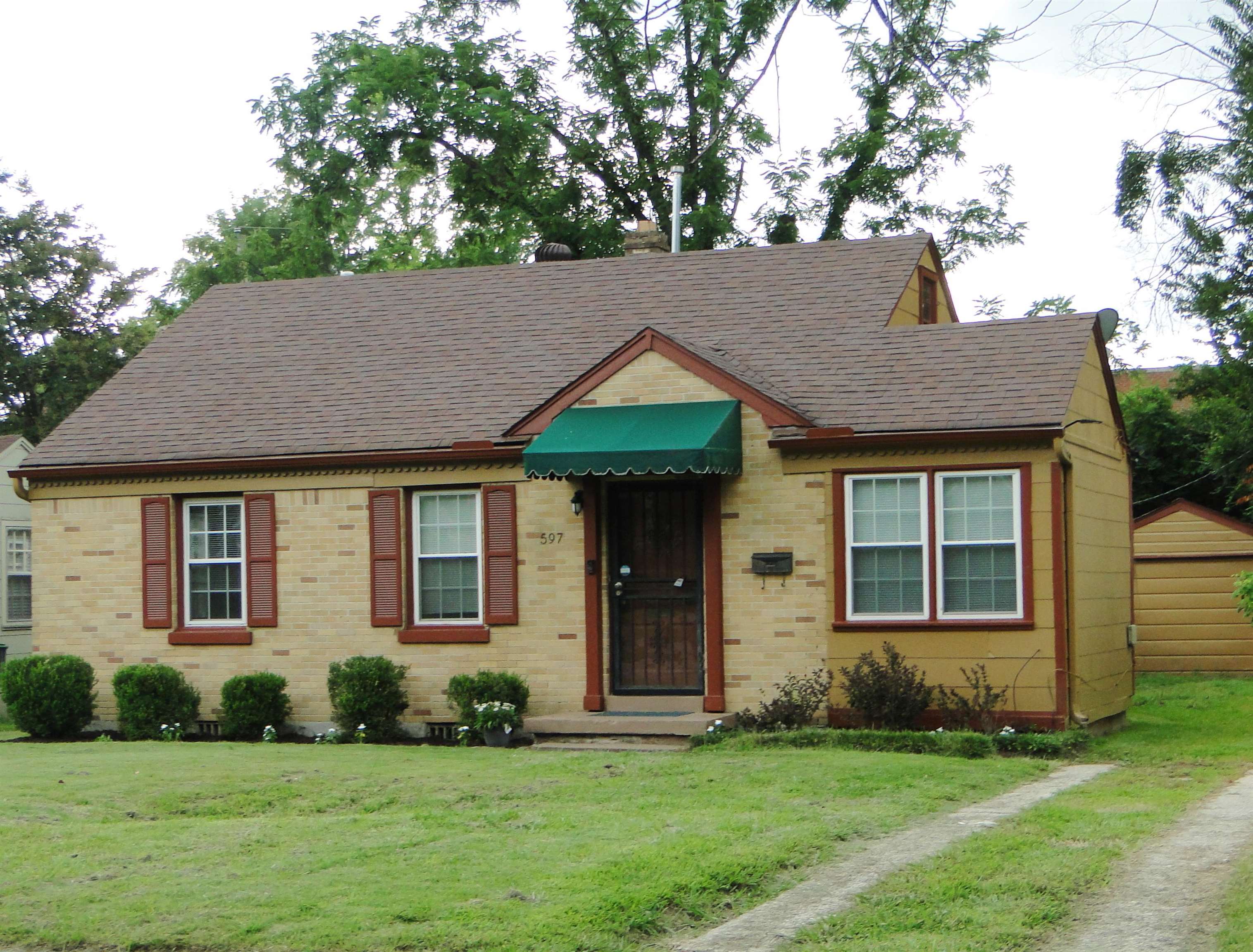 597 Buck St Property Photo 1
