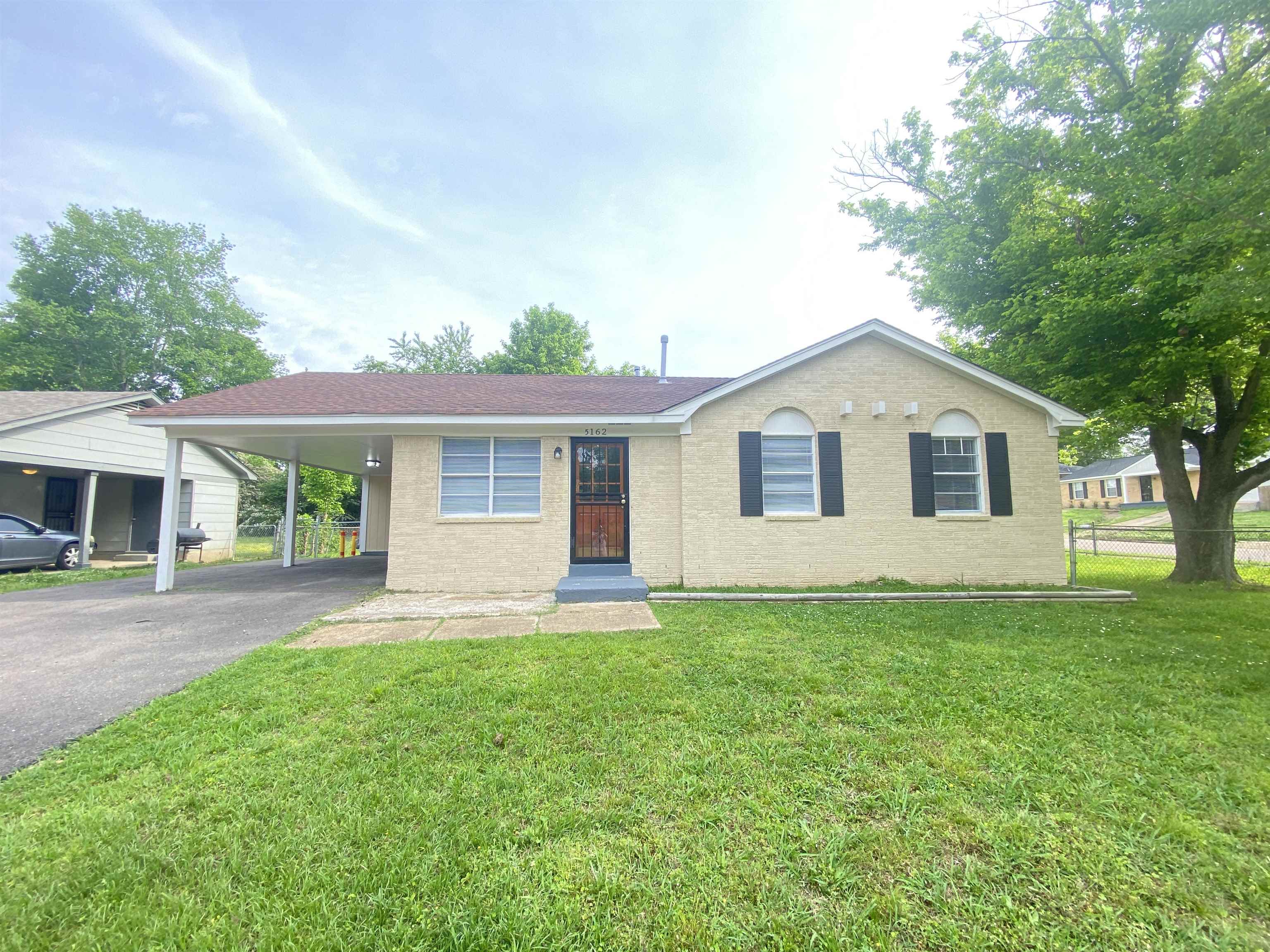 5162 Broken Oak Dr Property Photo 1