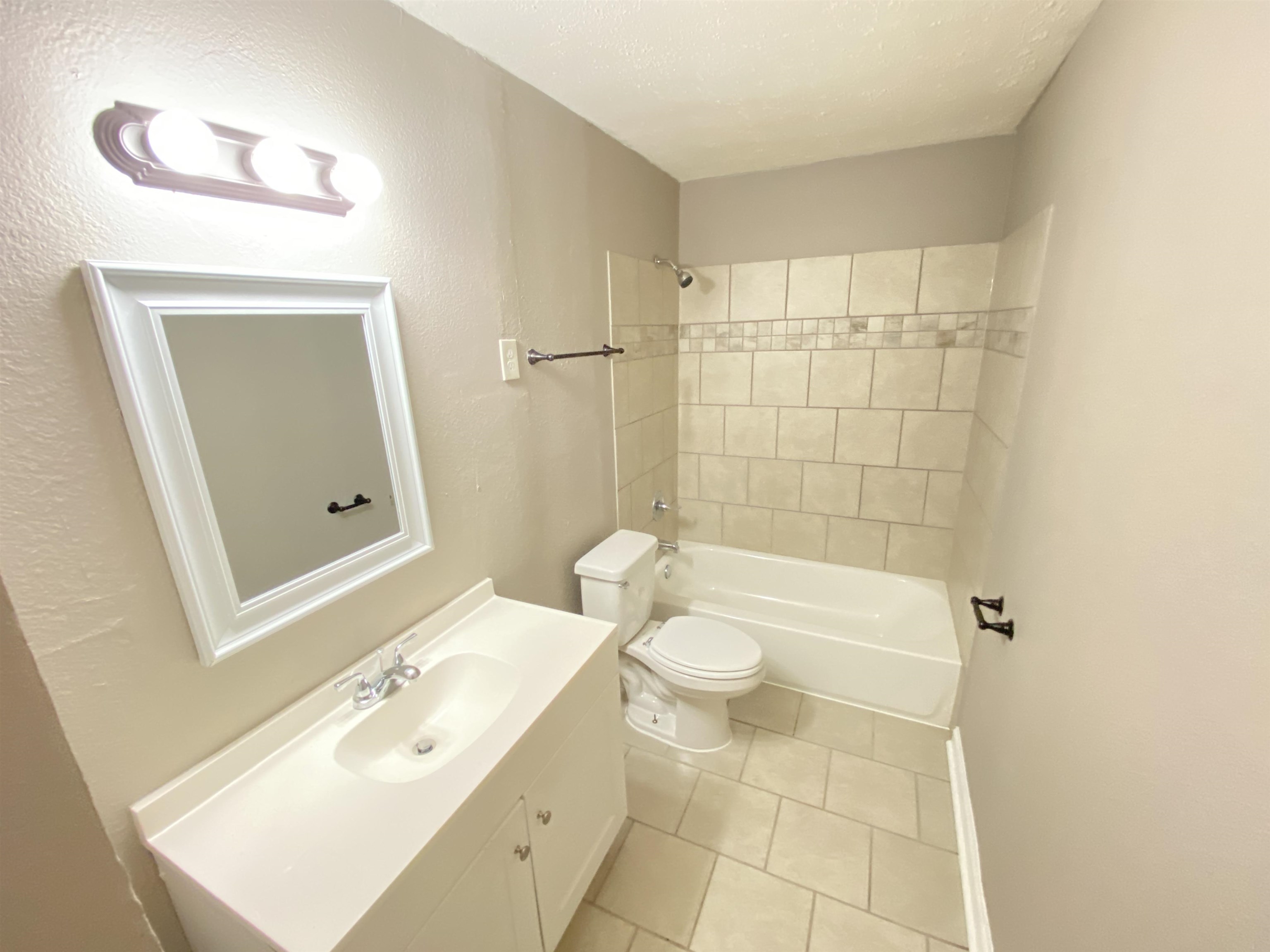 5162 Broken Oak Dr Property Photo 7