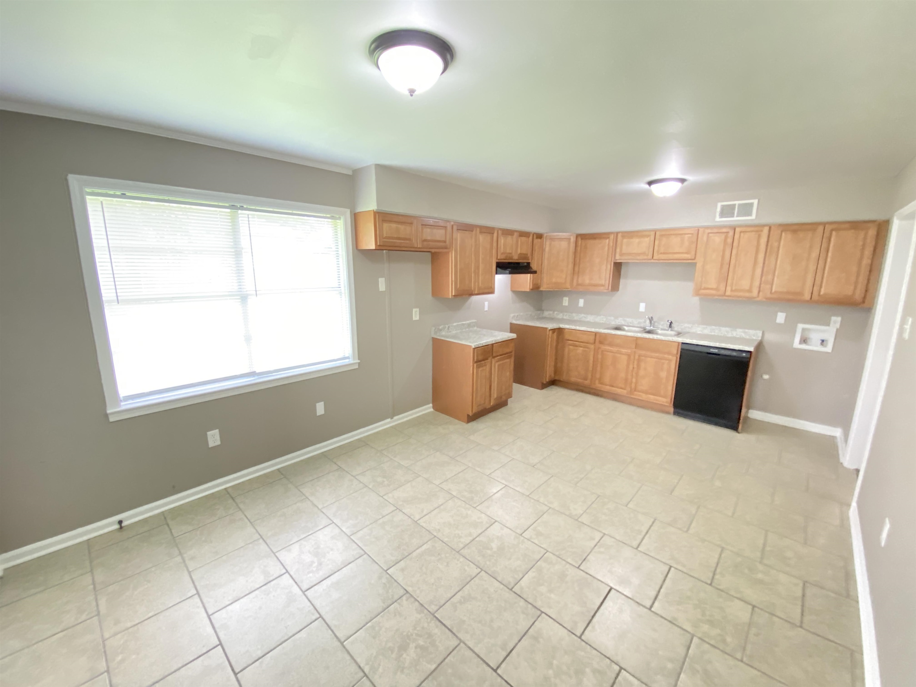 5162 Broken Oak Dr Property Photo 8