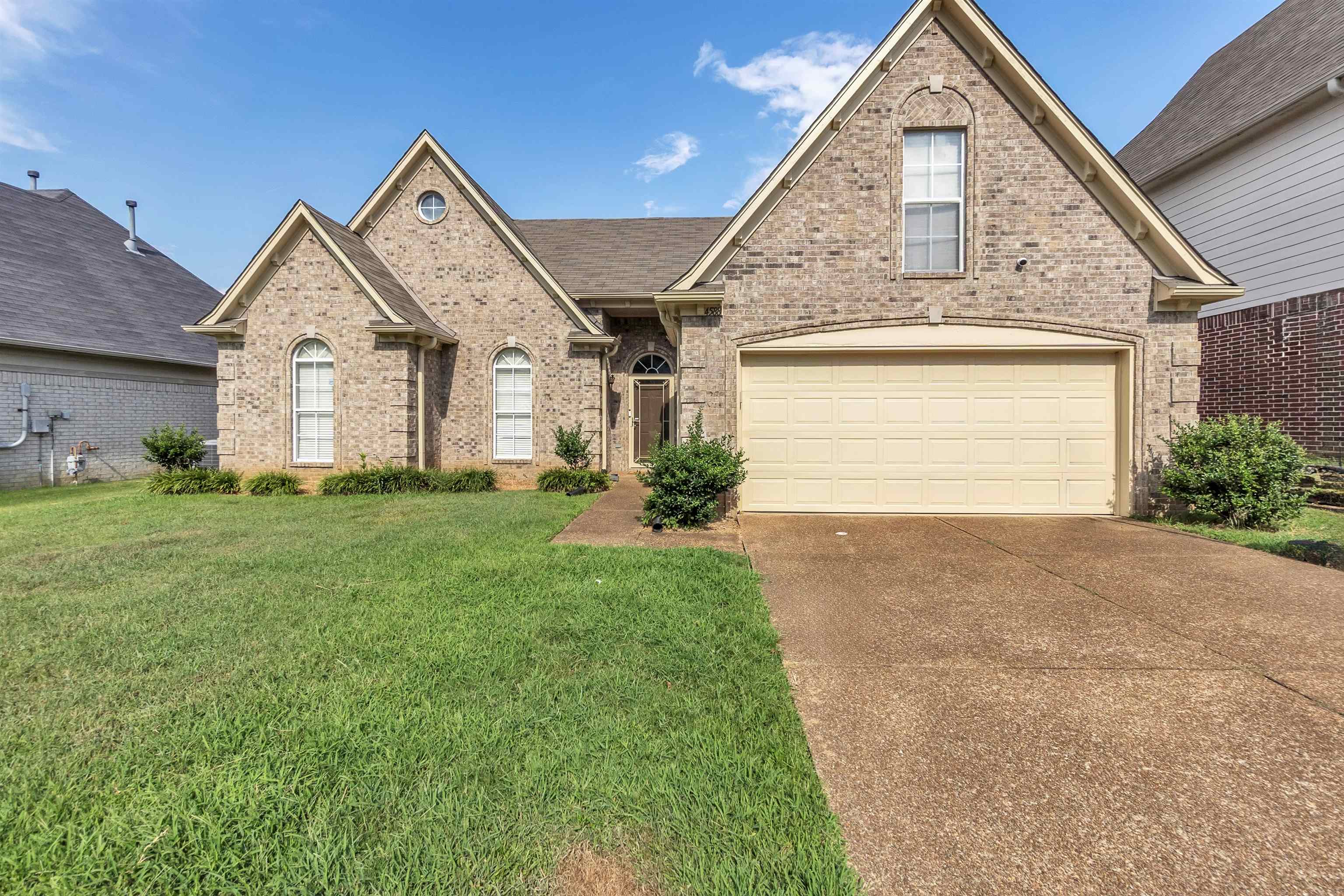 4588 TULIP RUN DR Property Photo 1