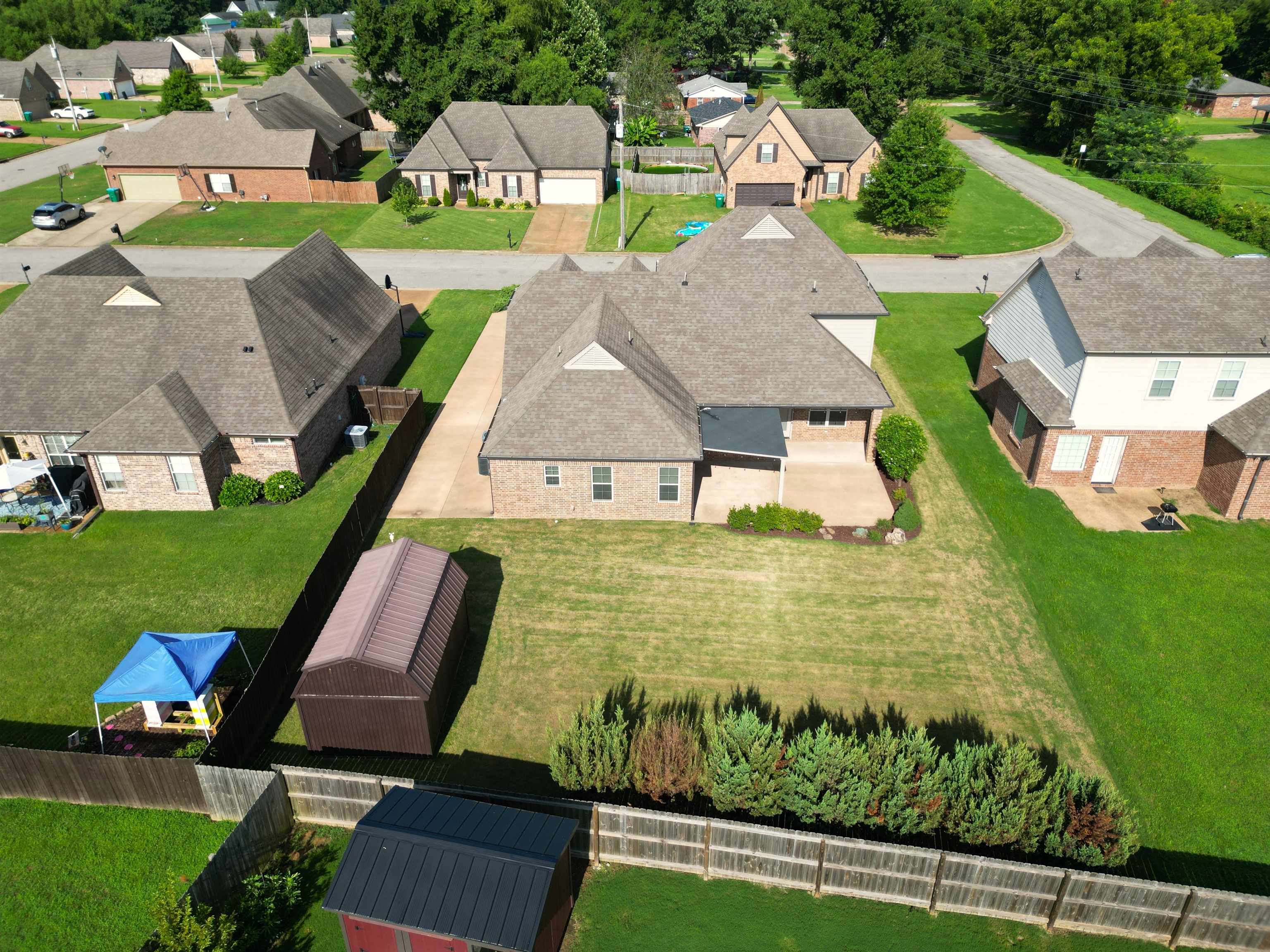 40 Green Hills Dr Property Photo 2