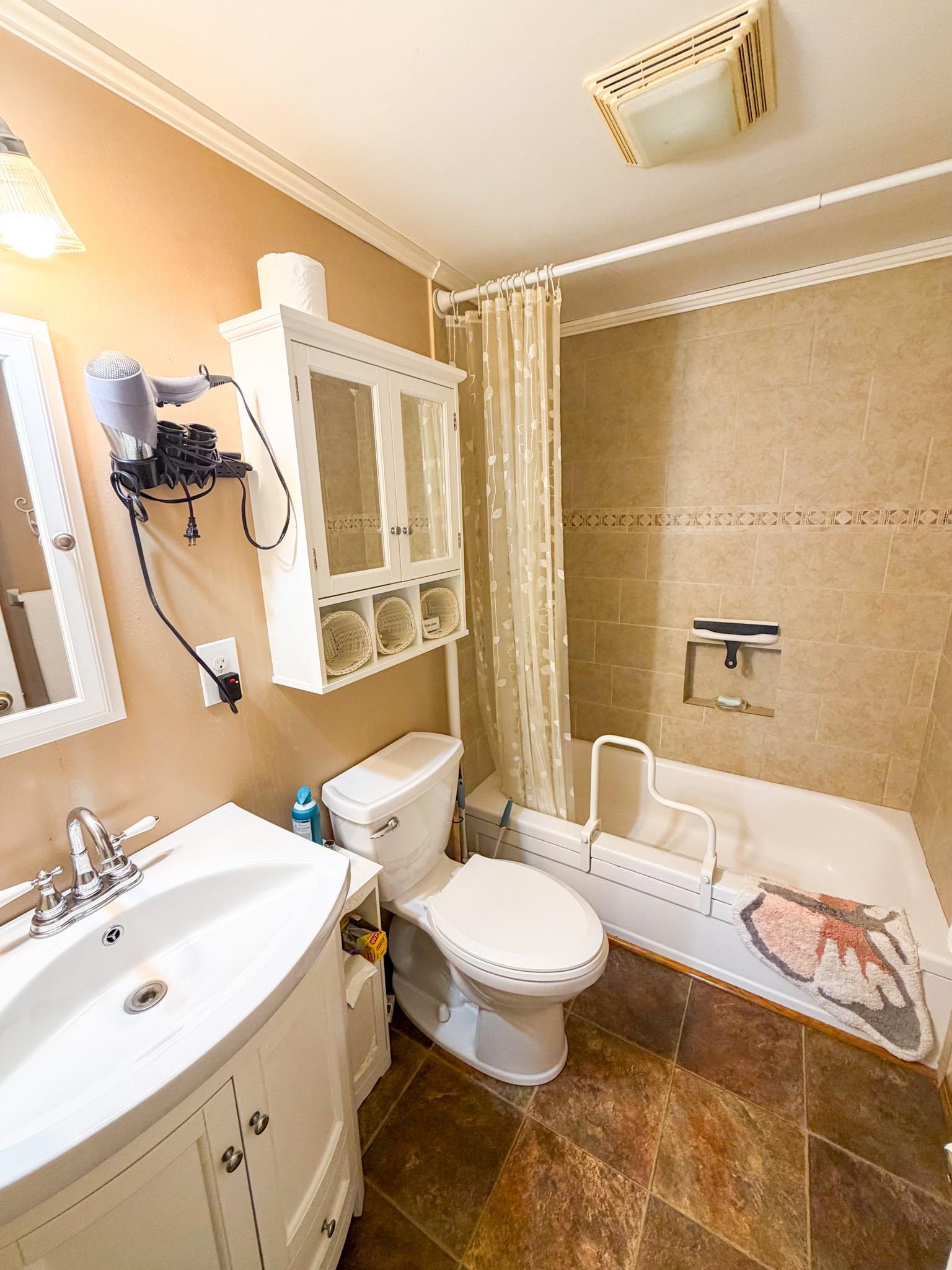 1679 Fulton Rd Property Photo 9