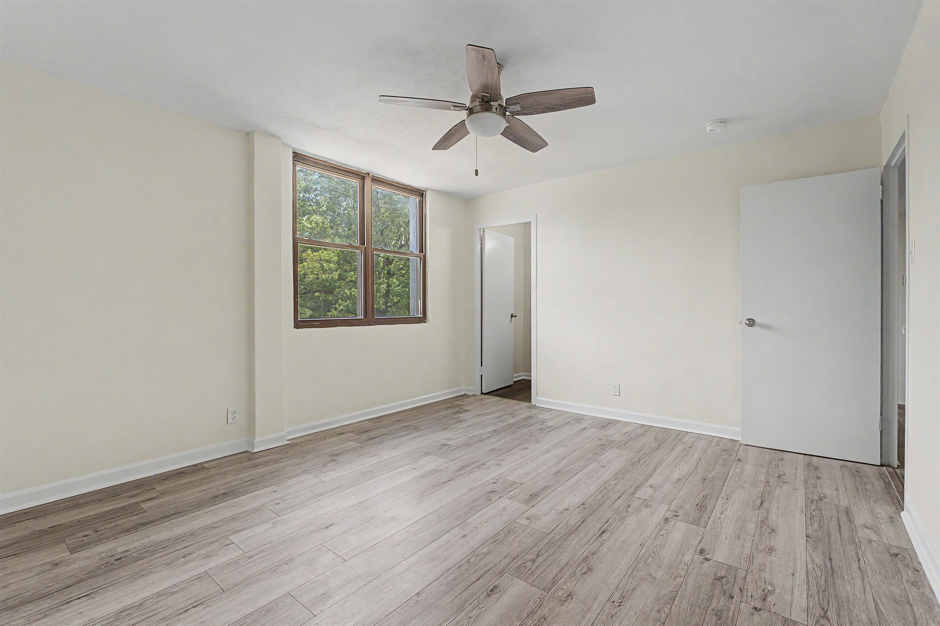 2277 Union Ave 412 Property Photo 14