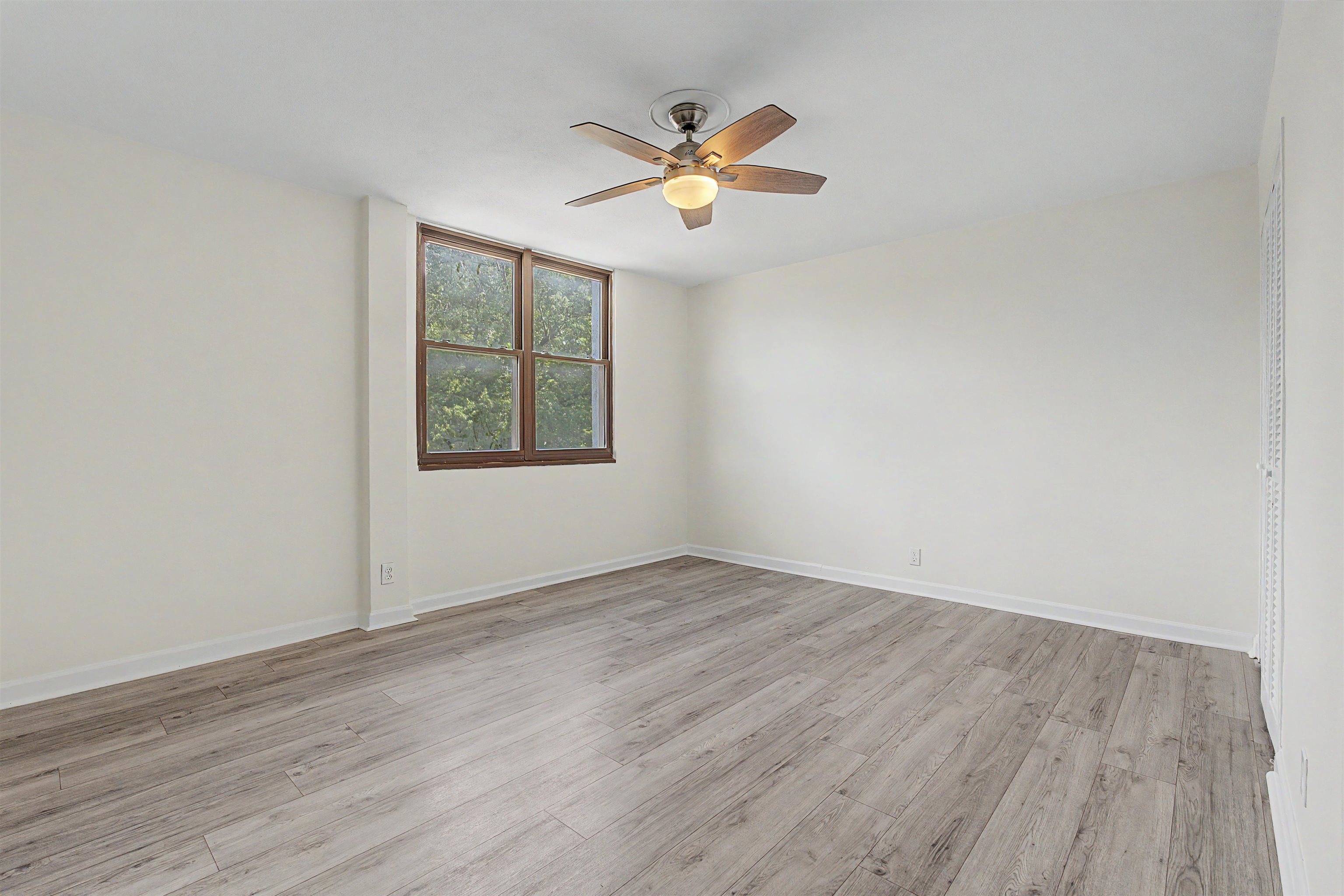 2277 Union Ave 412 Property Photo 16