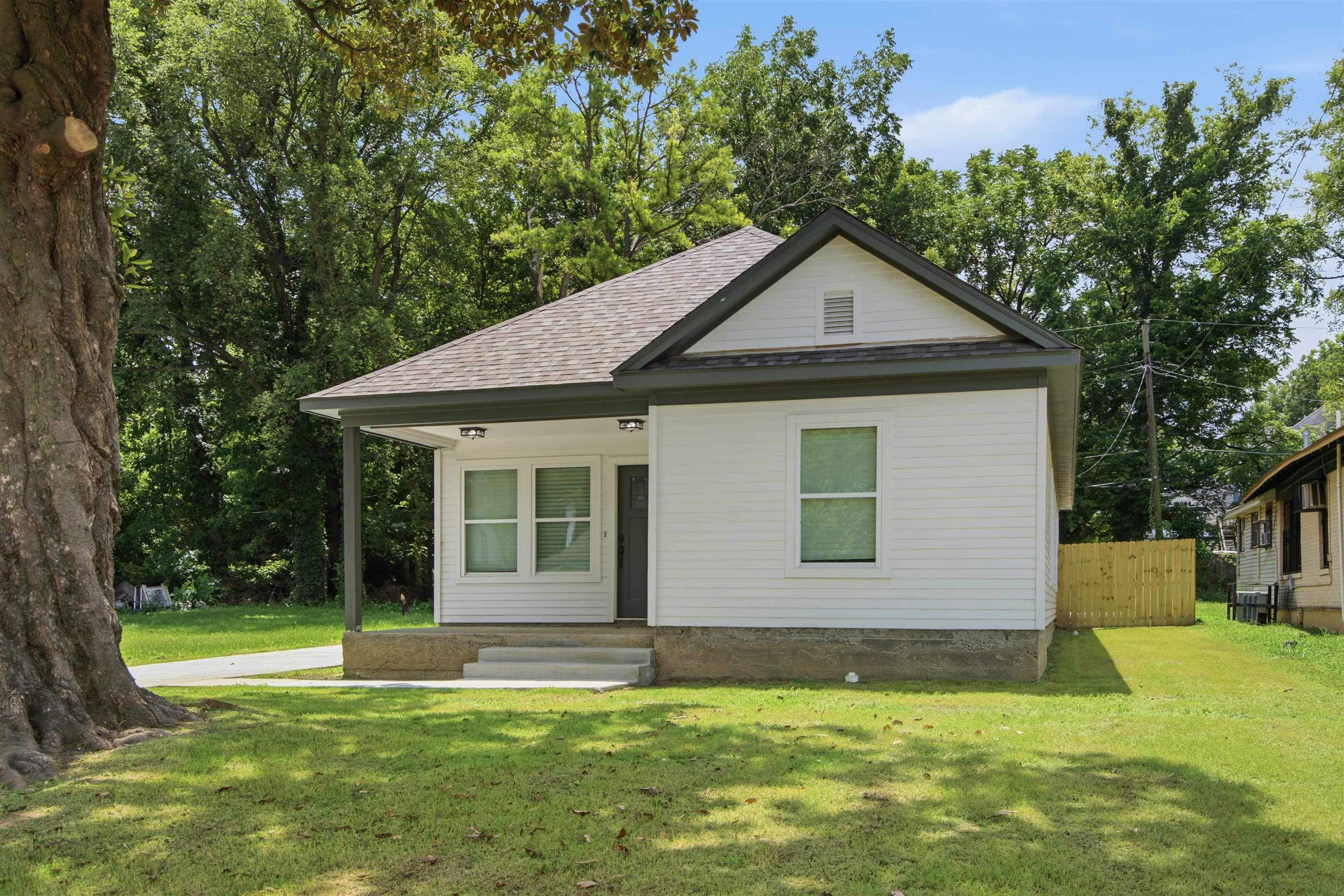 1211 Snowden Ave Property Photo 2