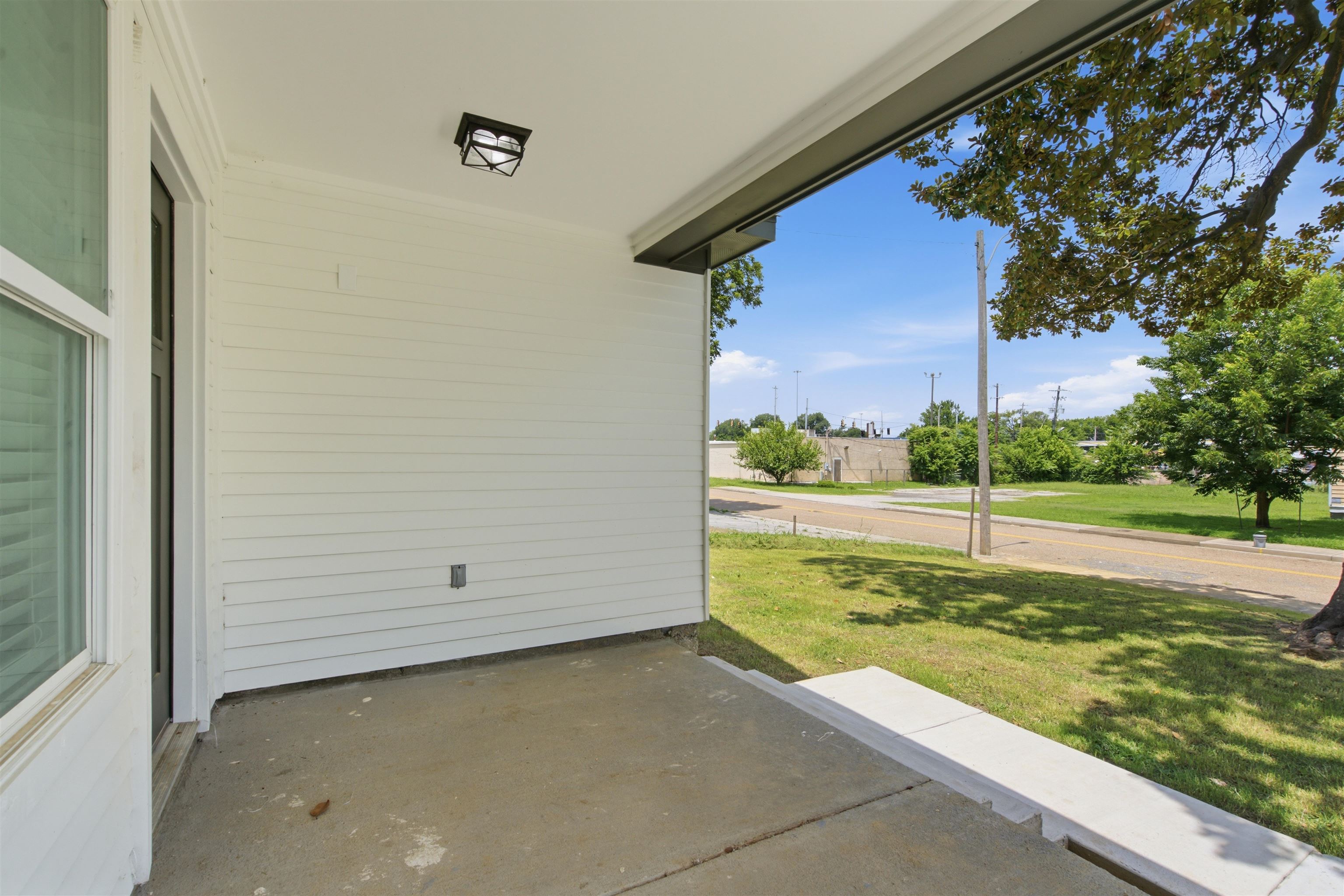 1211 Snowden Ave Property Photo 4