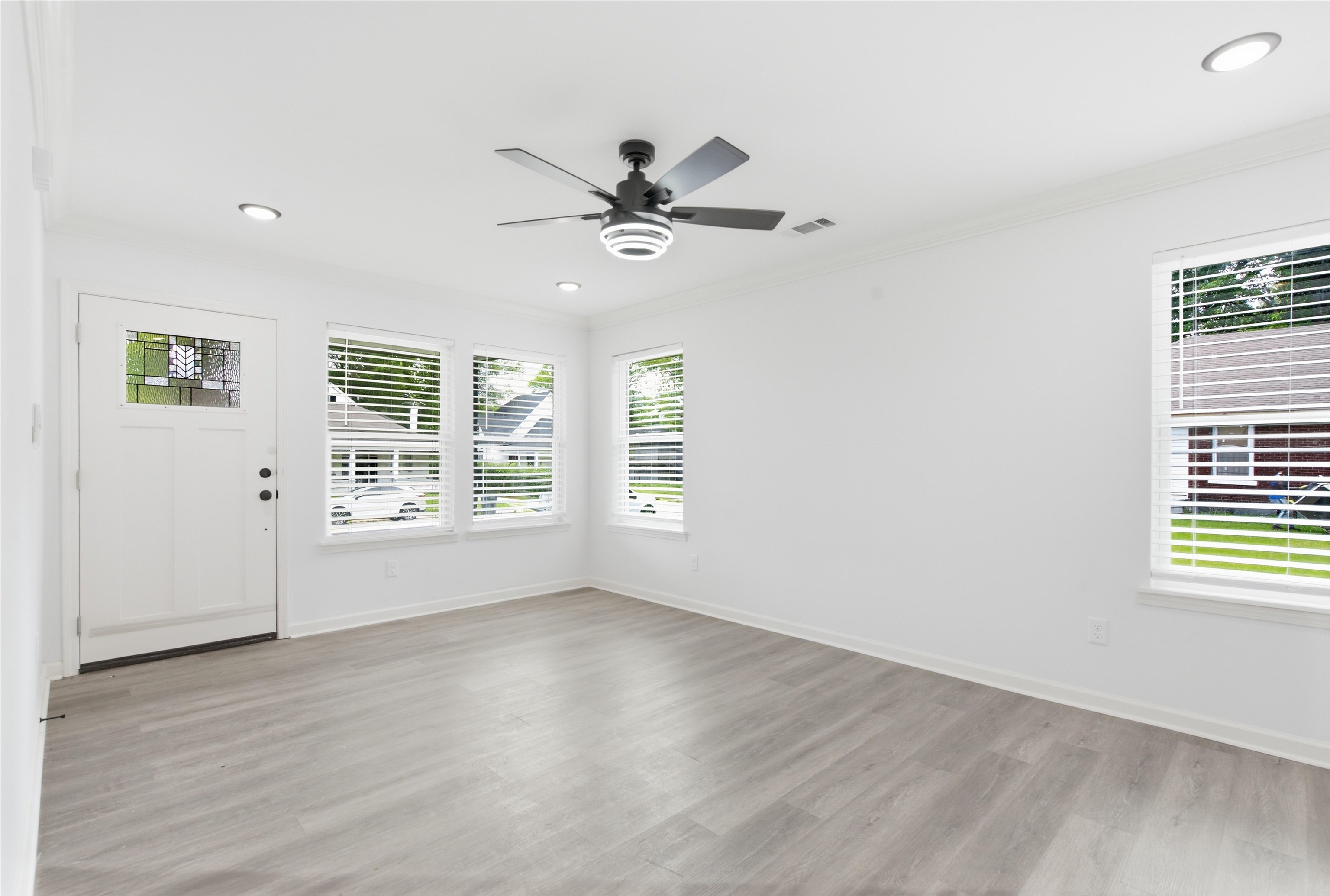 1211 Snowden Ave Property Photo 7