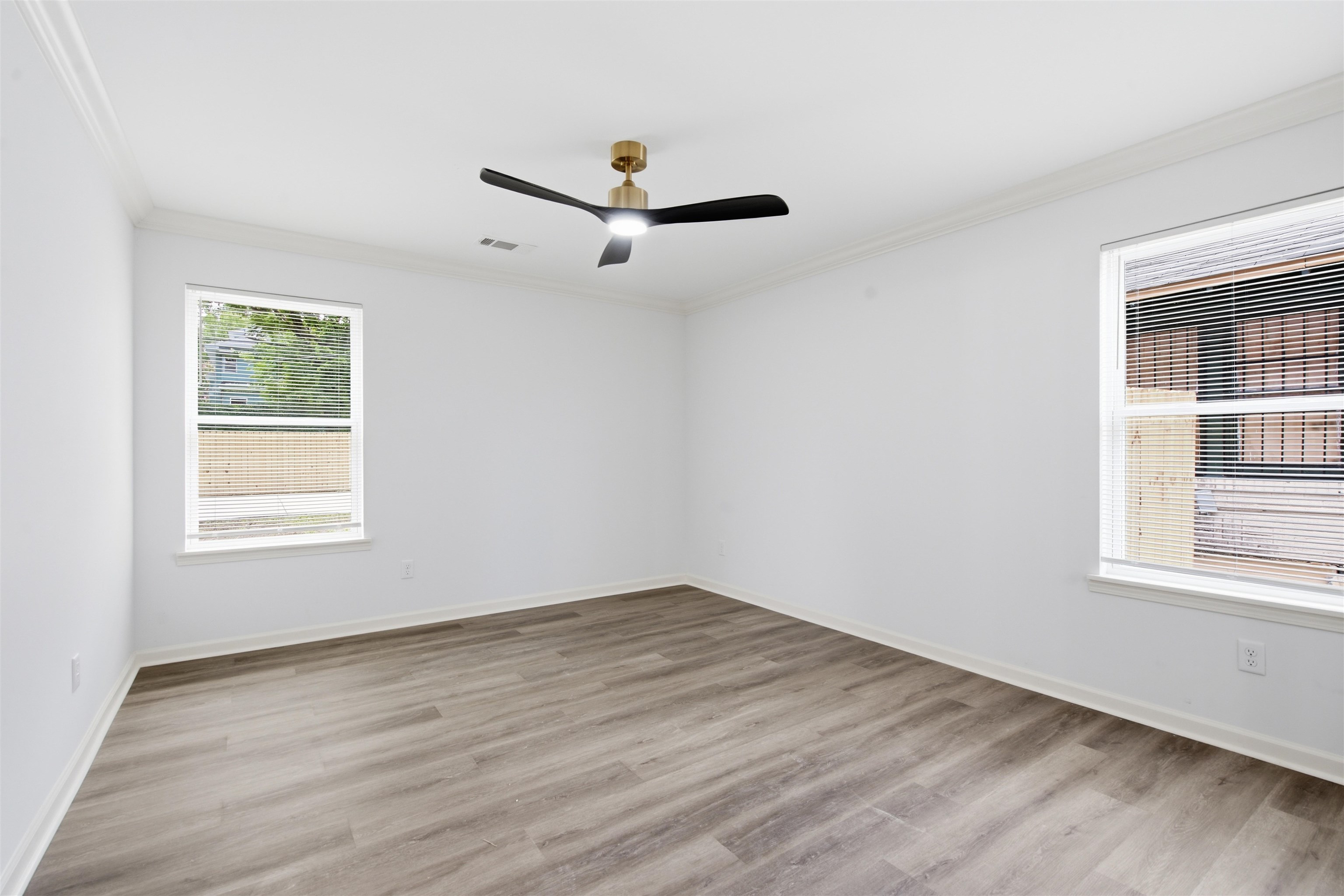 1211 Snowden Ave Property Photo 20