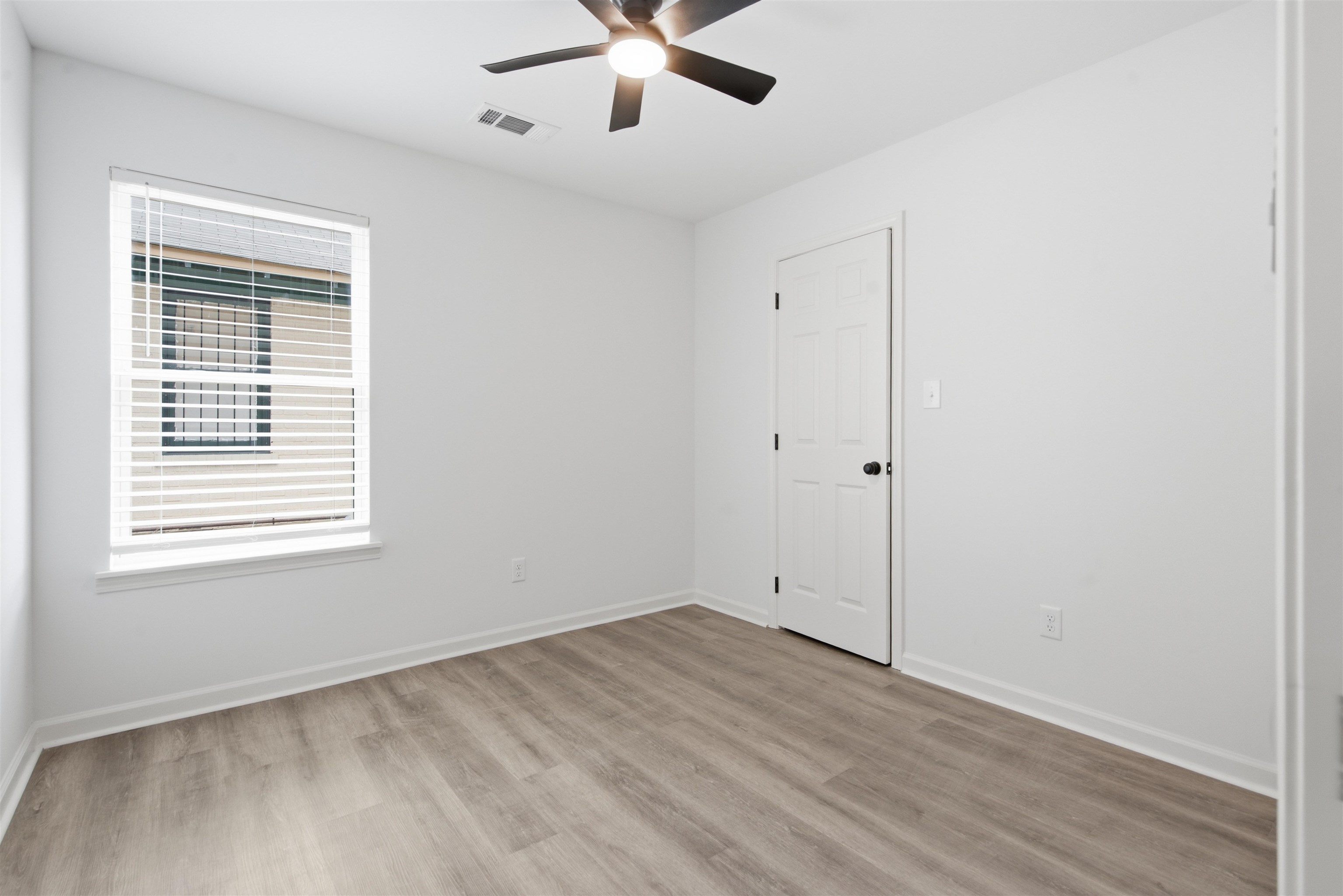 1211 Snowden Ave Property Photo 29