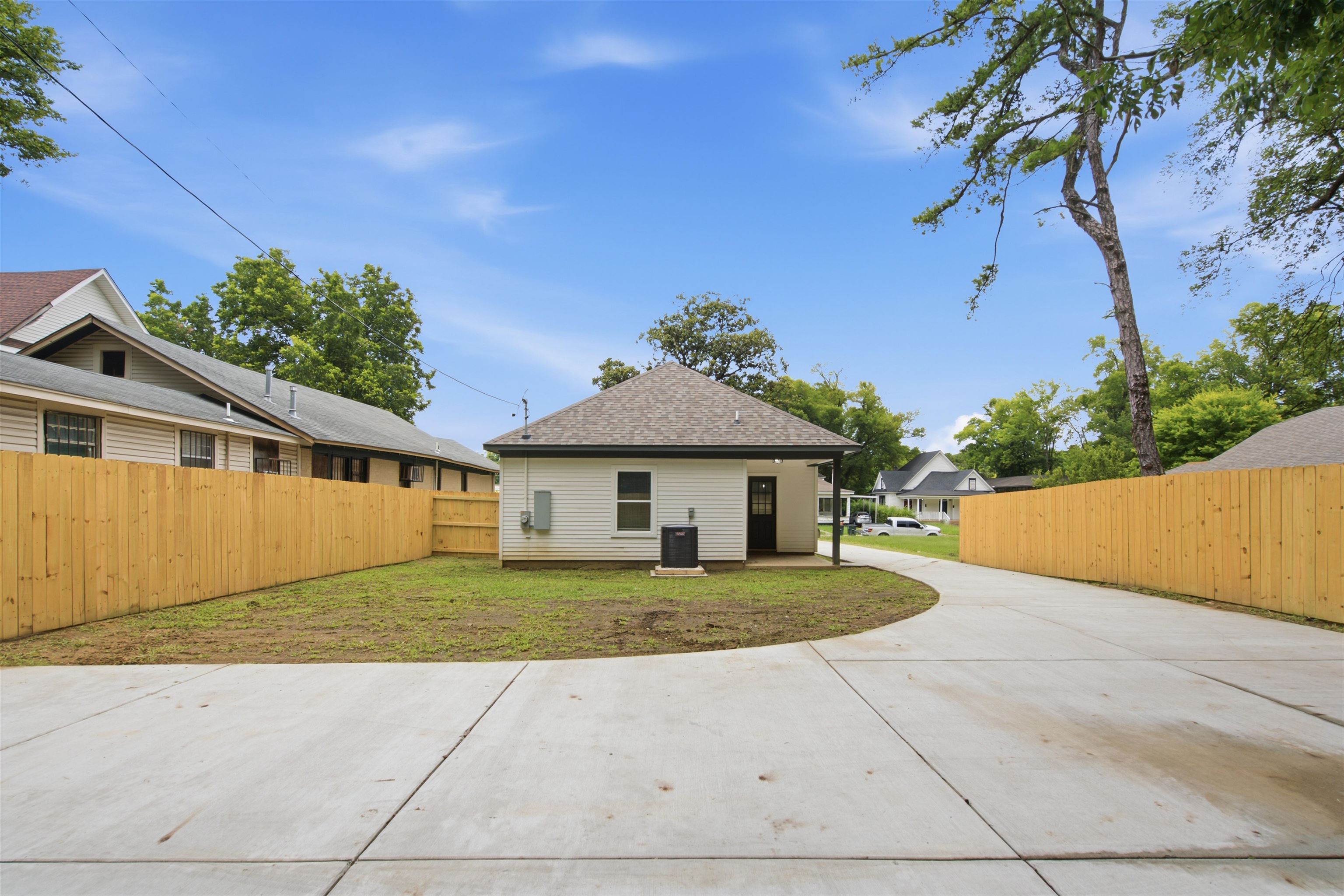 1211 Snowden Ave Property Photo 37