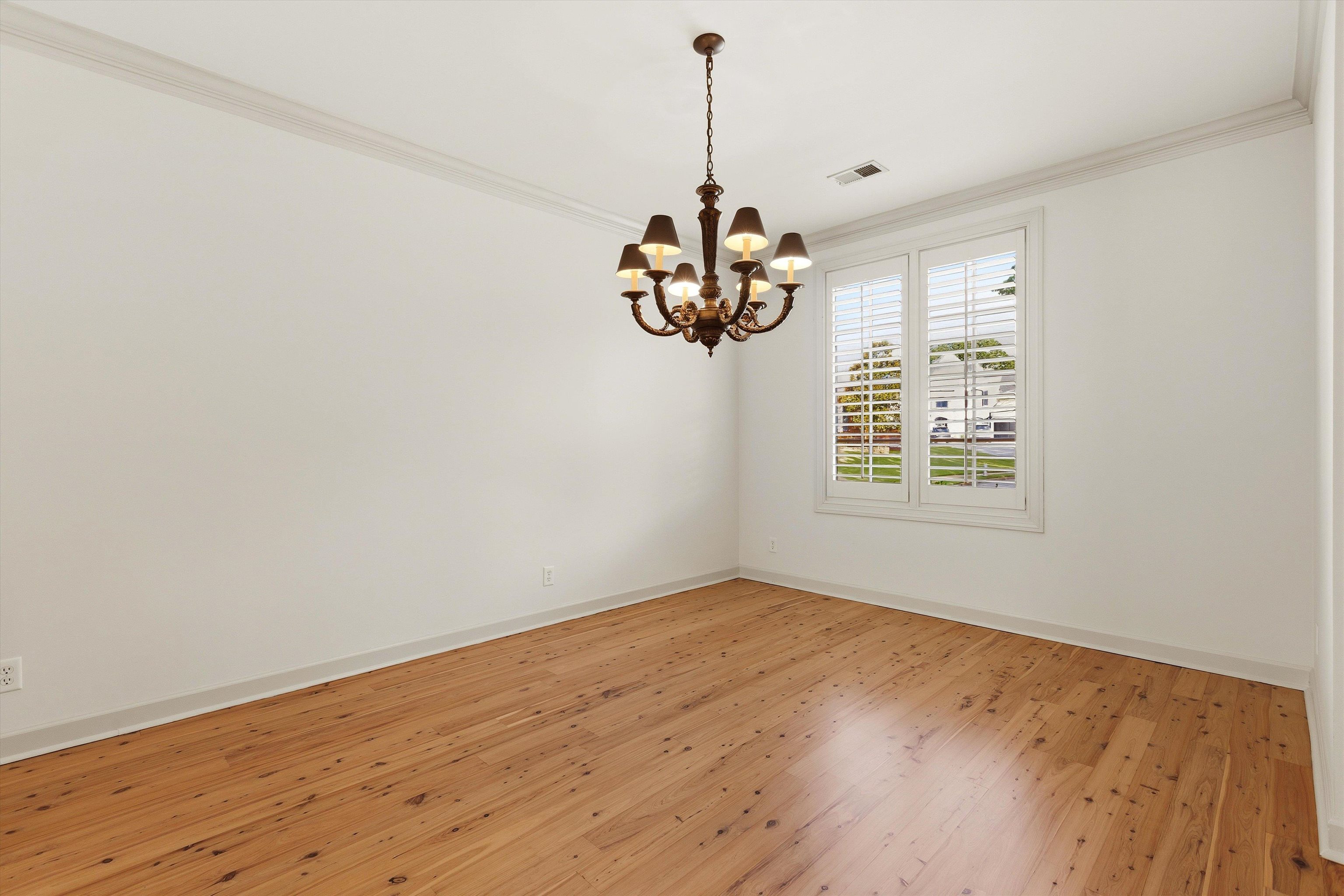 10211 Statfield Dr Property Photo 6