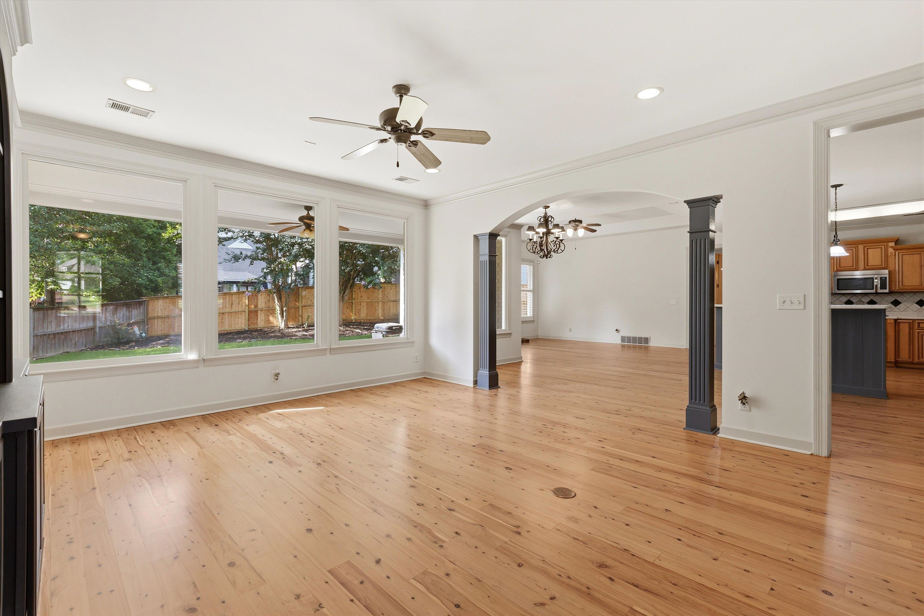 10211 Statfield Dr Property Photo 10
