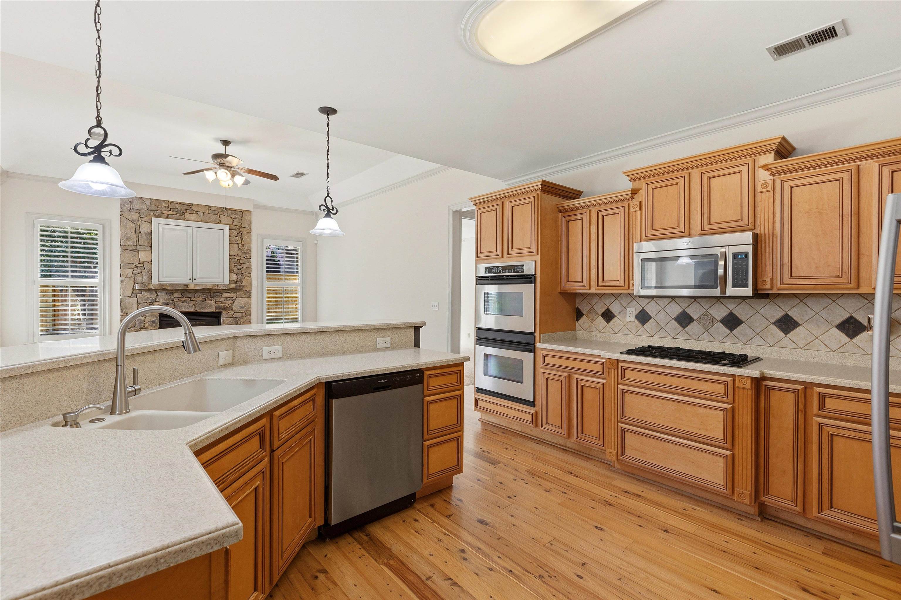 10211 Statfield Dr Property Photo 16