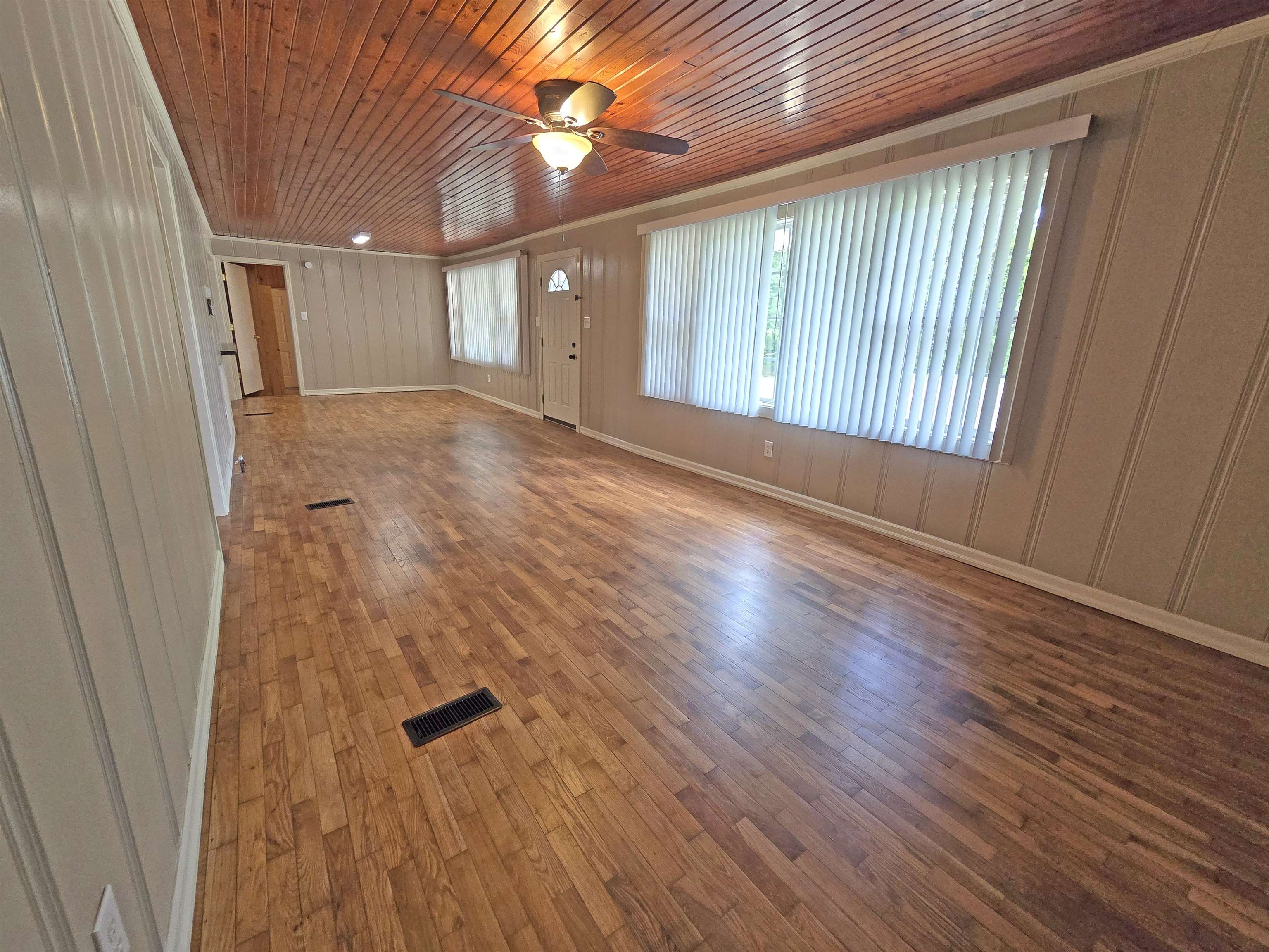 745 Stag Ln Property Photo 8