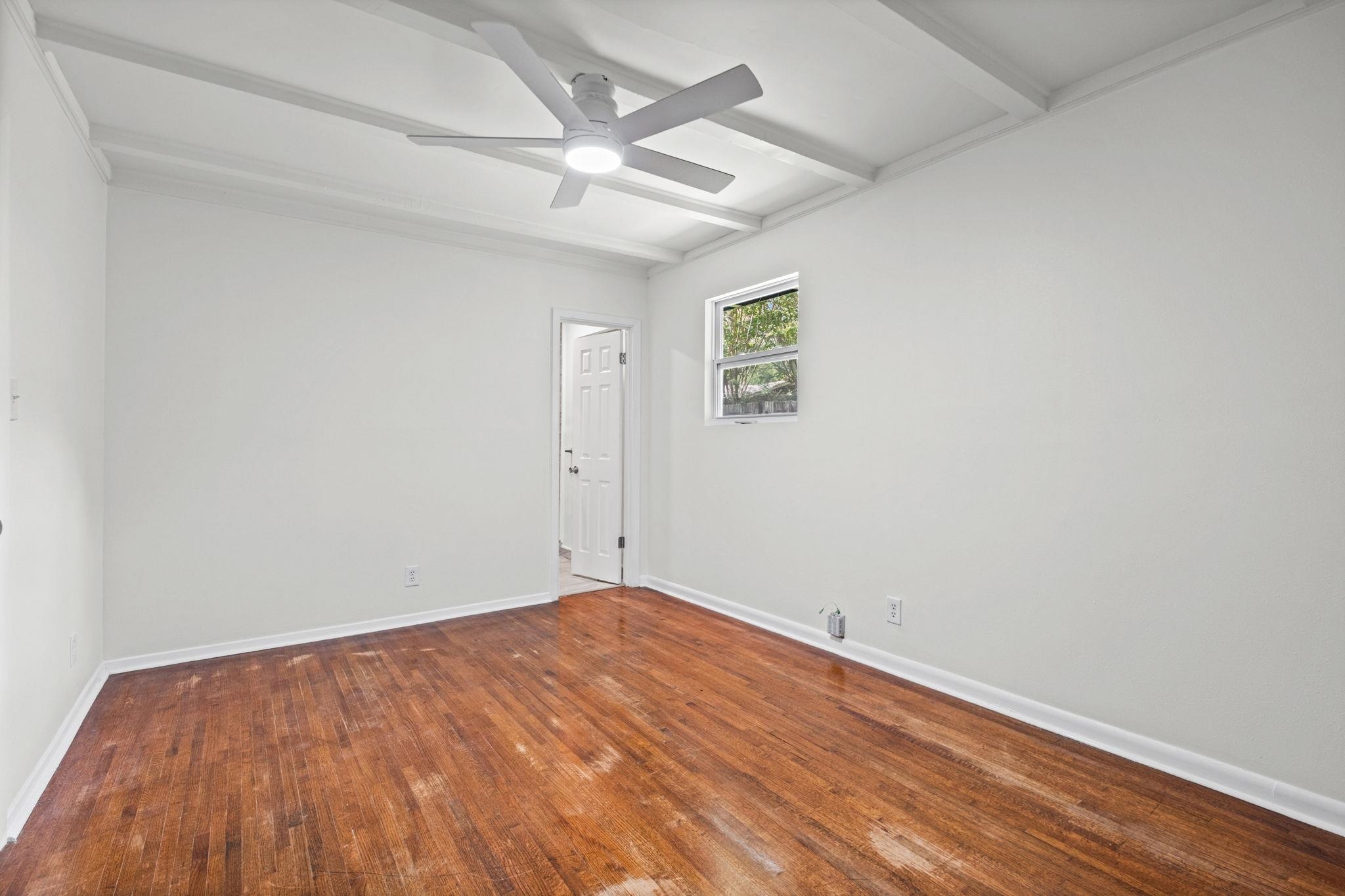 4347 Rhodes Ave Property Photo 13