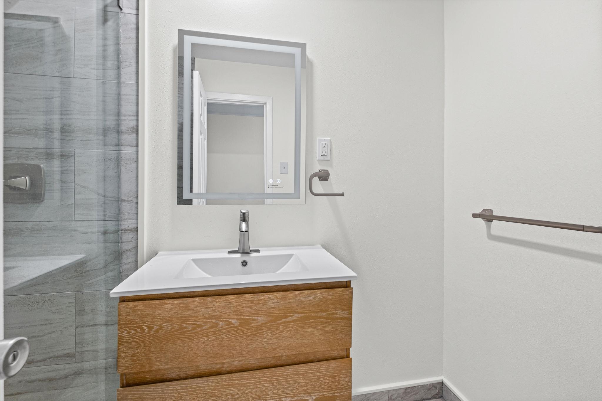 4347 Rhodes Ave Property Photo 15