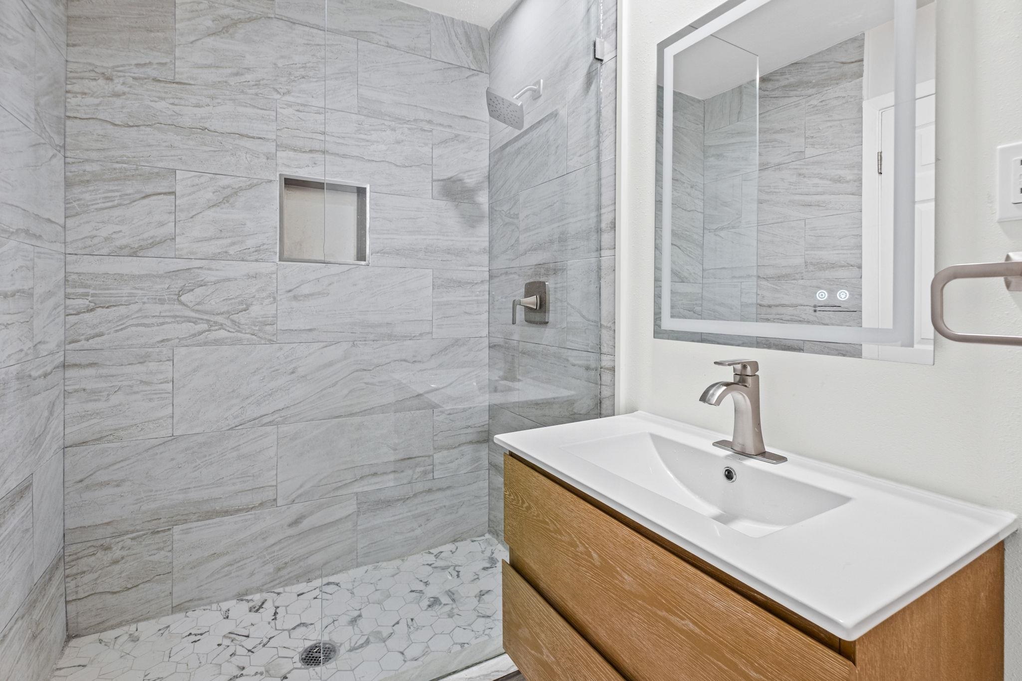 4347 Rhodes Ave Property Photo 17