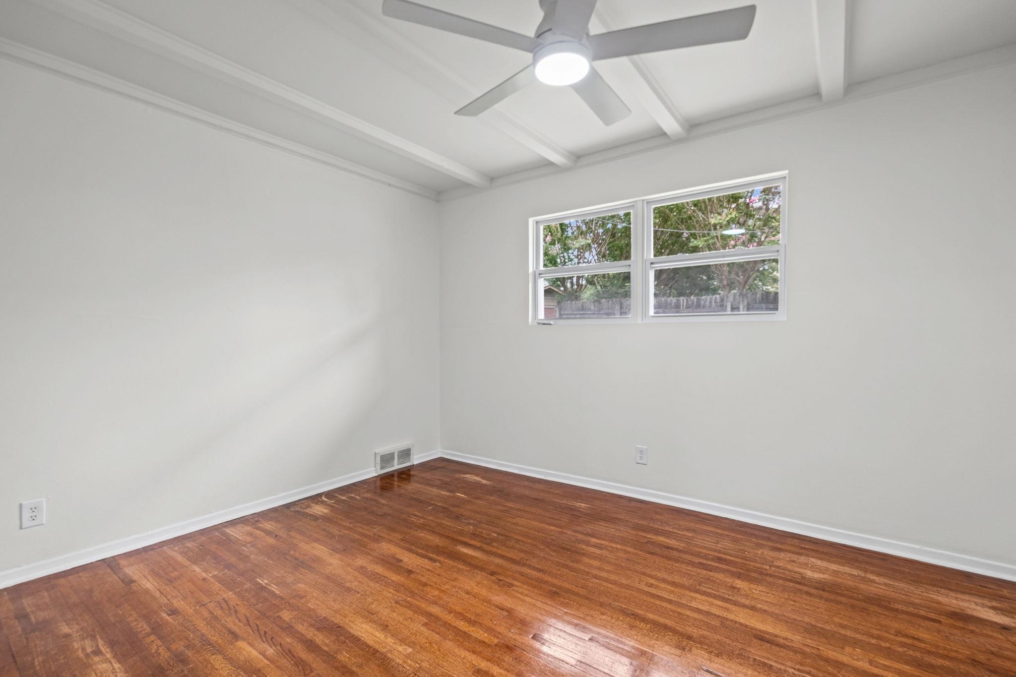 4347 Rhodes Ave Property Photo 18