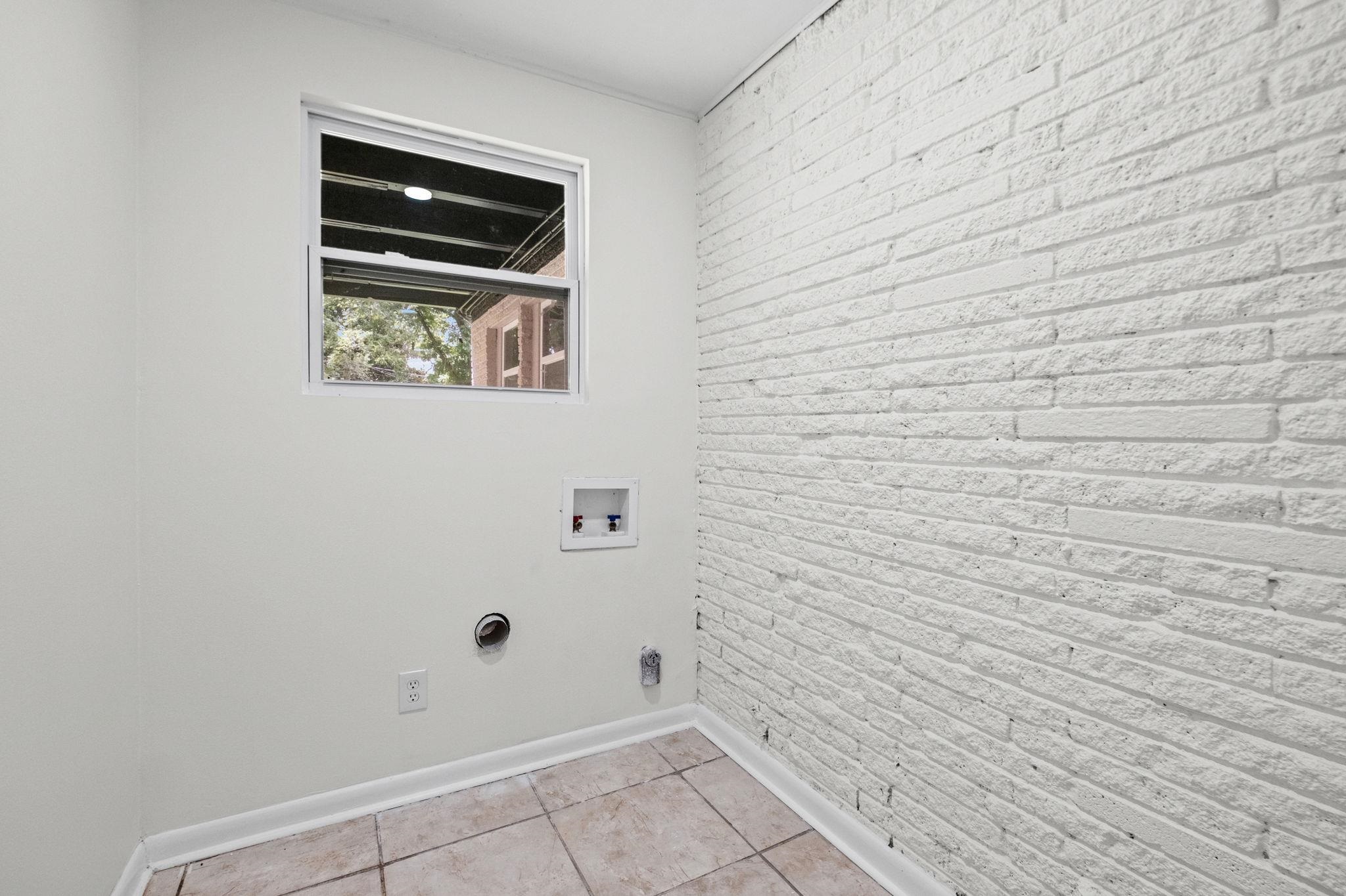 4347 Rhodes Ave Property Photo 23