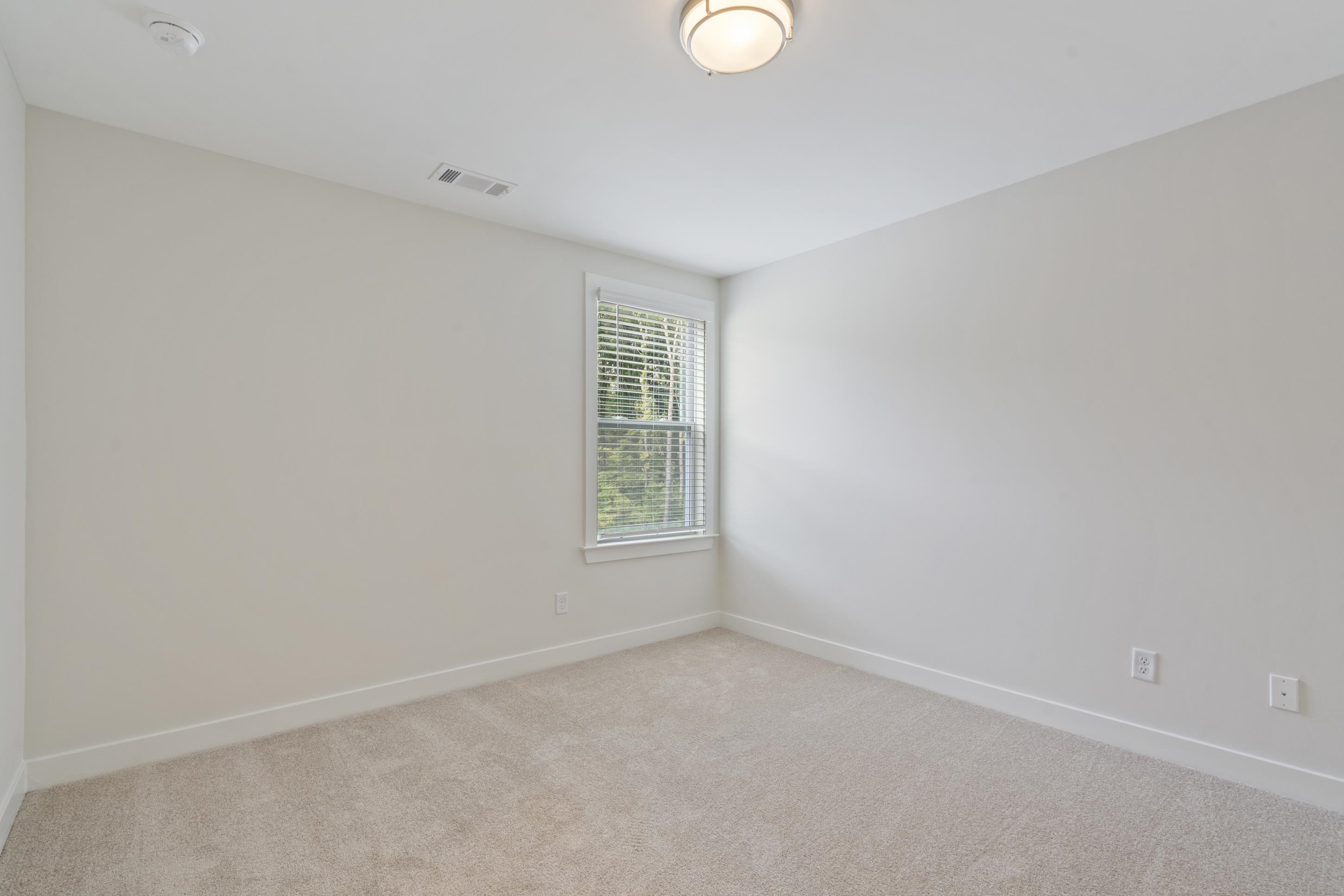 7044 Walker Farms Dr Property Photo 26