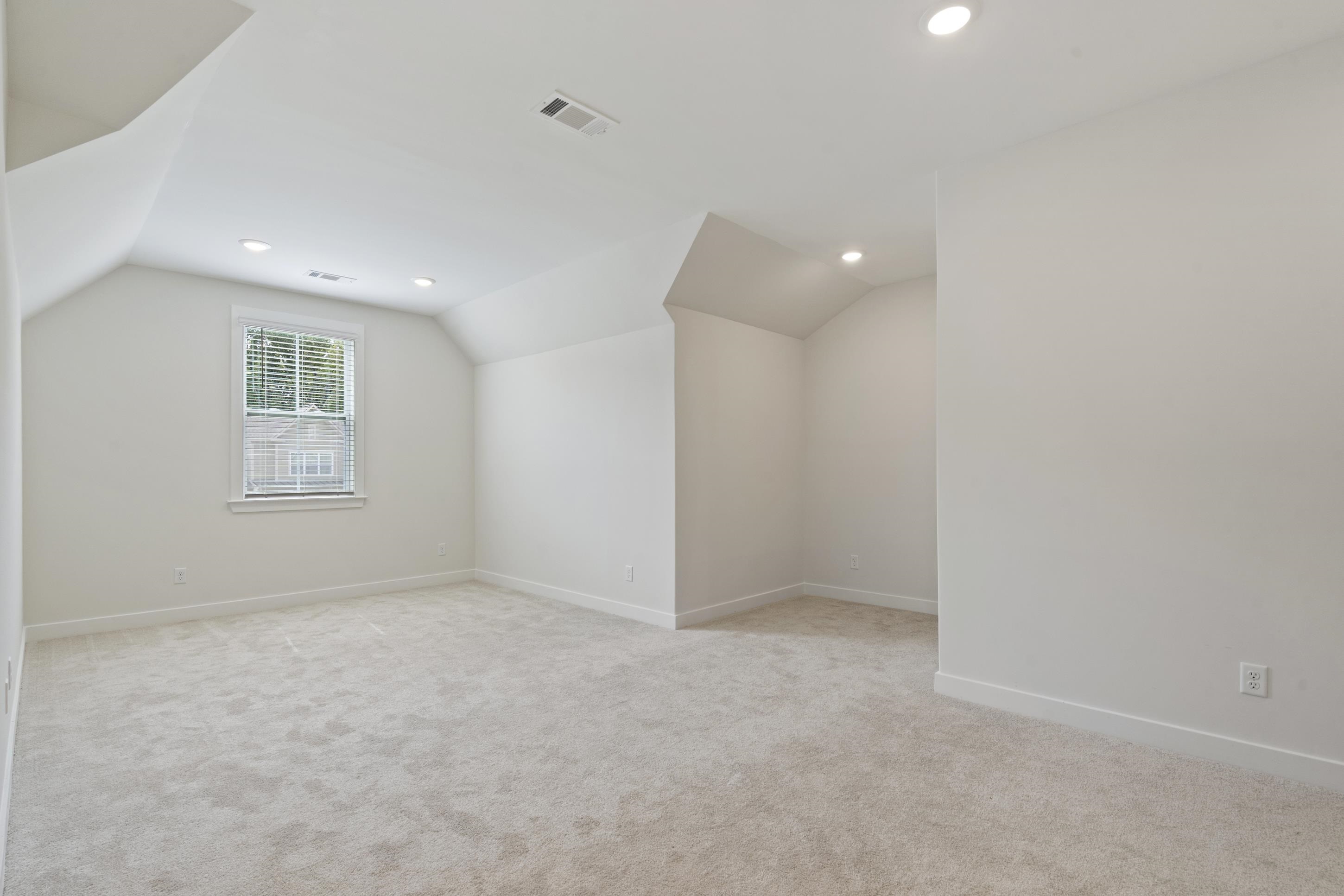 7044 Walker Farms Dr Property Photo 27