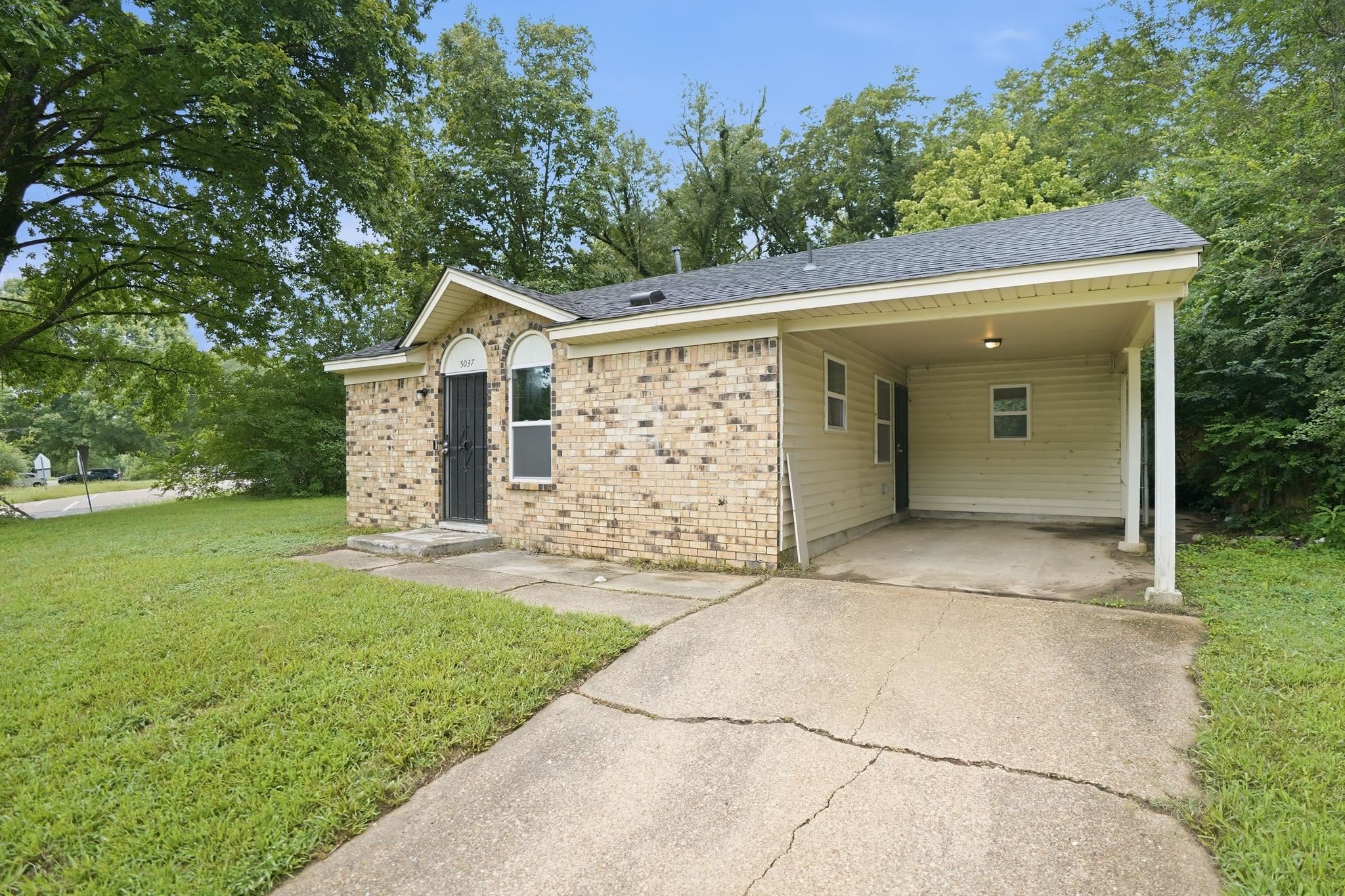5037 Blacksmith Dr Property Photo 3