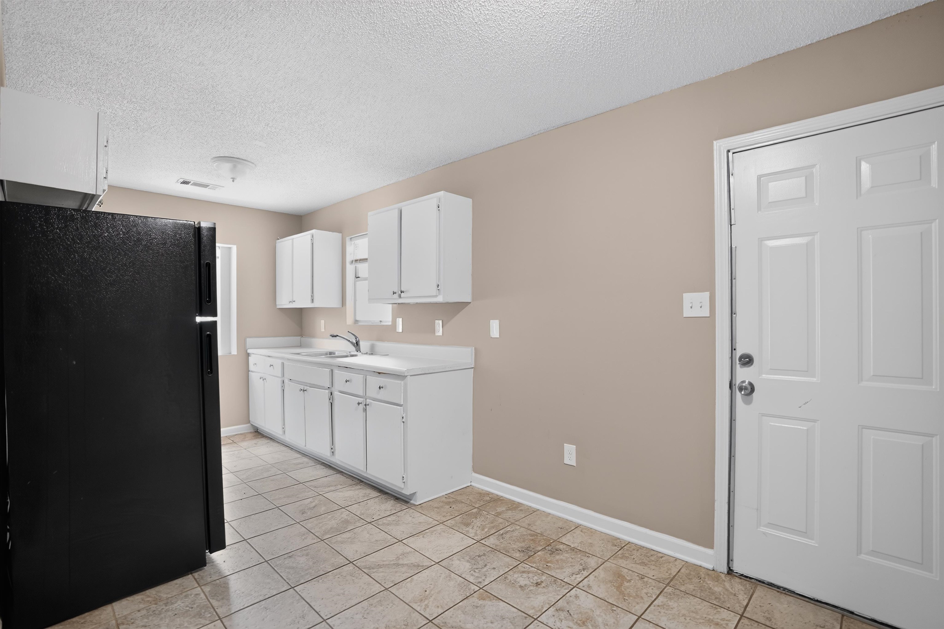 5037 Blacksmith Dr Property Photo 8