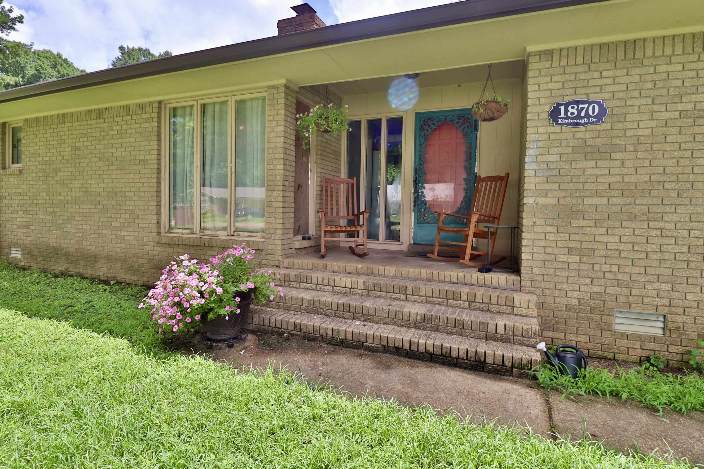 1870 Kimbrough Dr Property Photo 3