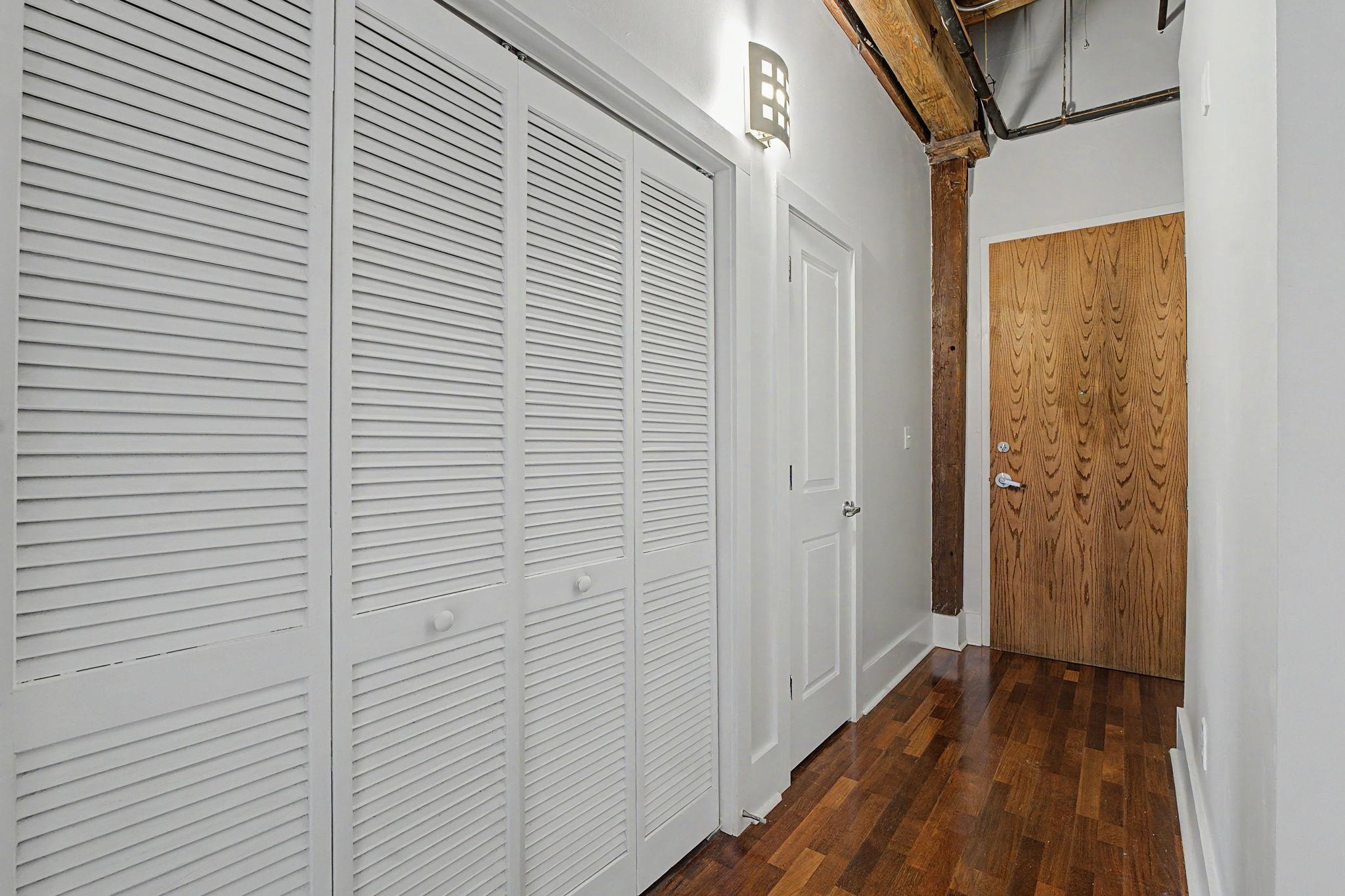 420 S Front St 301 Property Photo 6
