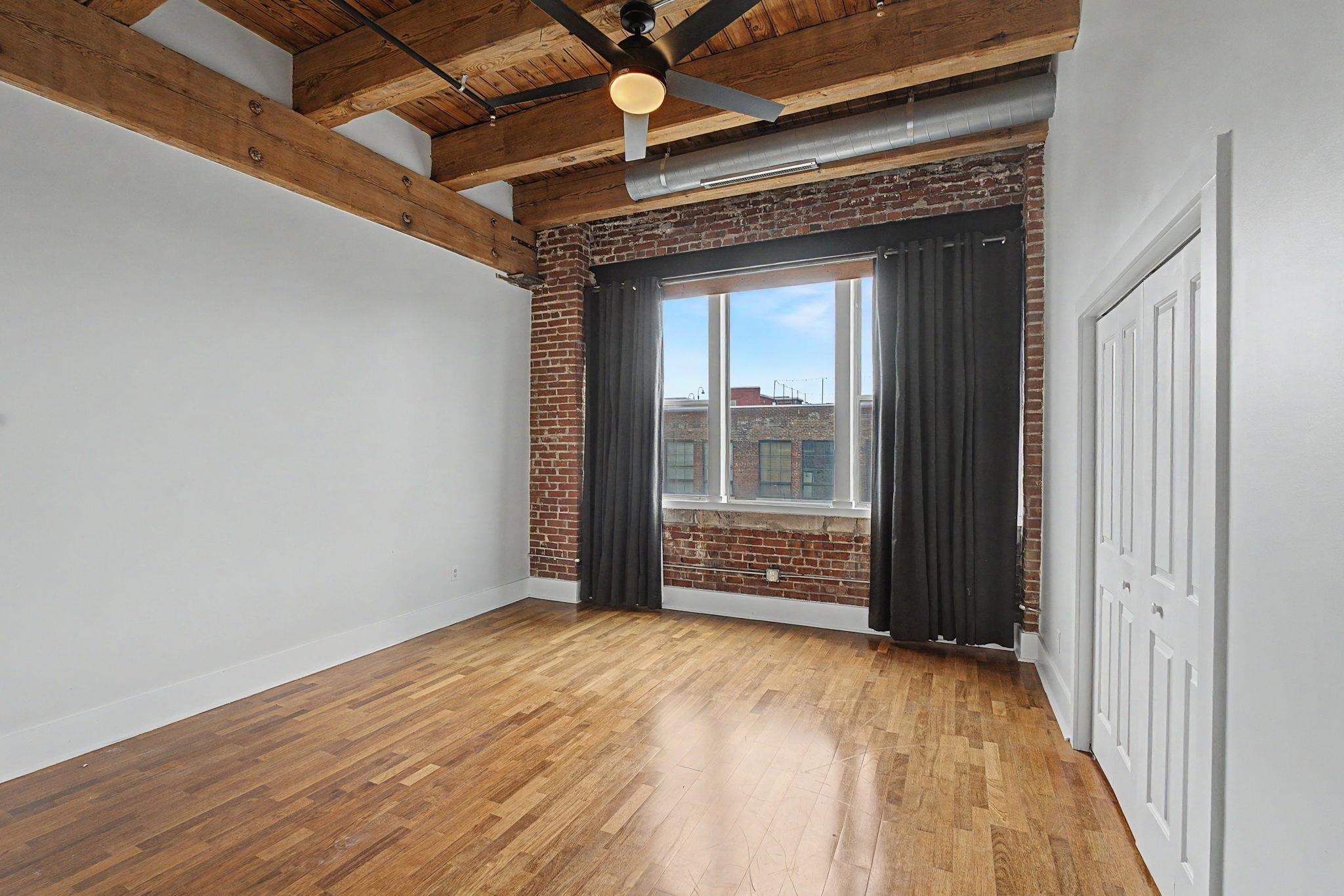 420 S Front St 301 Property Photo 14