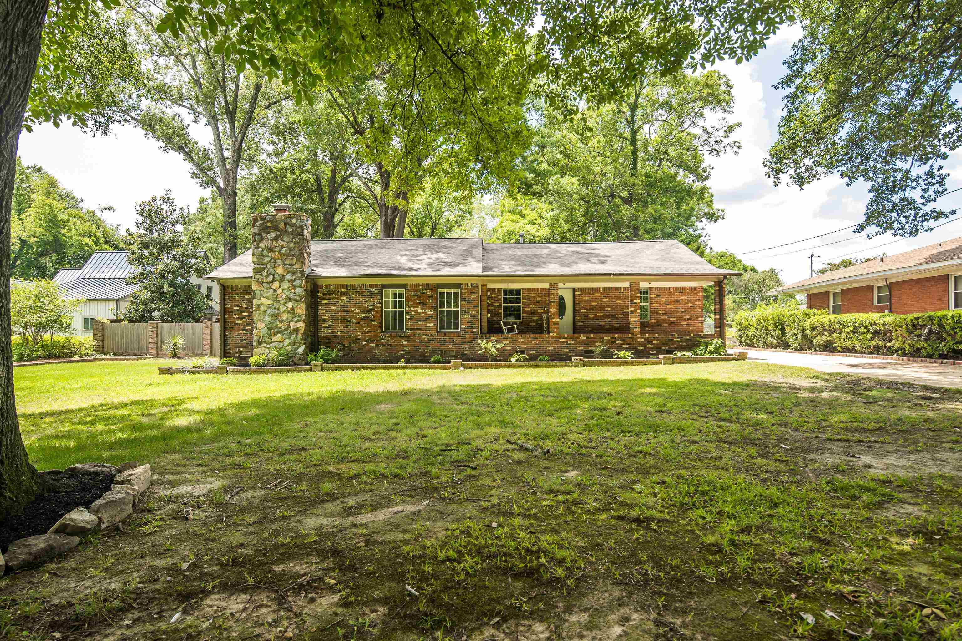 3173 Court St Property Photo 2