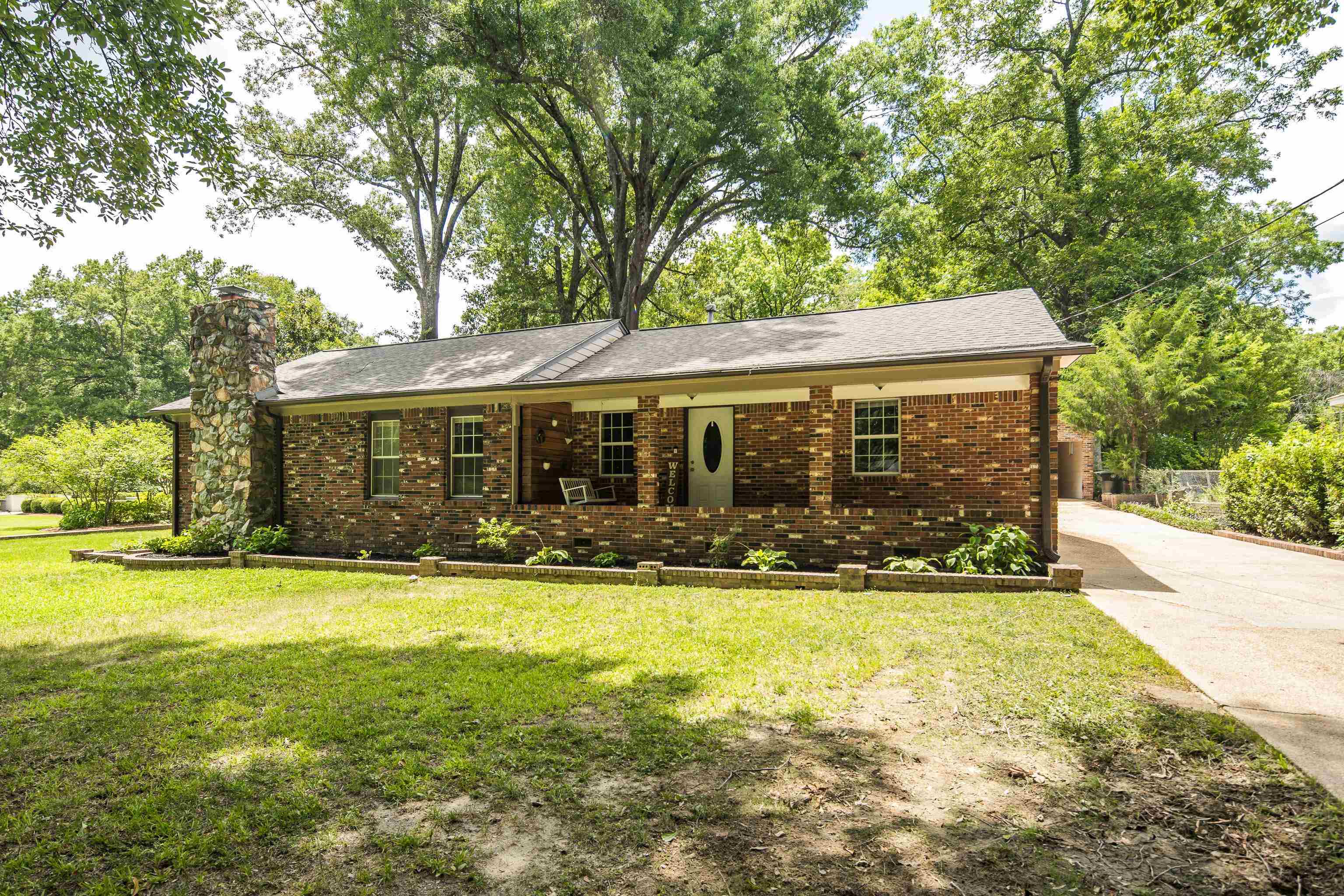 3173 Court St Property Photo 5