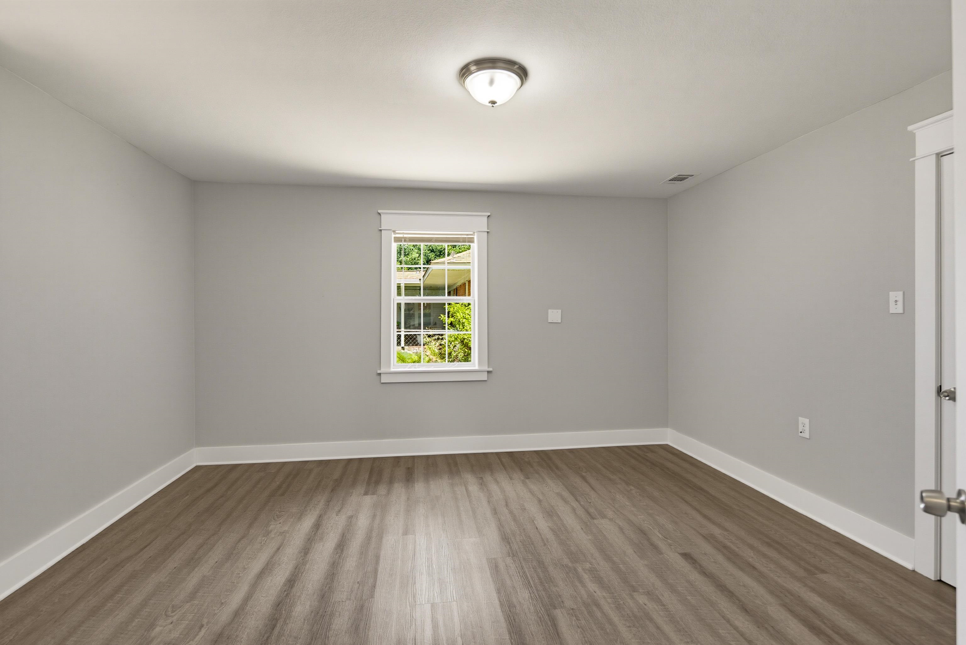 3173 Court St Property Photo 12