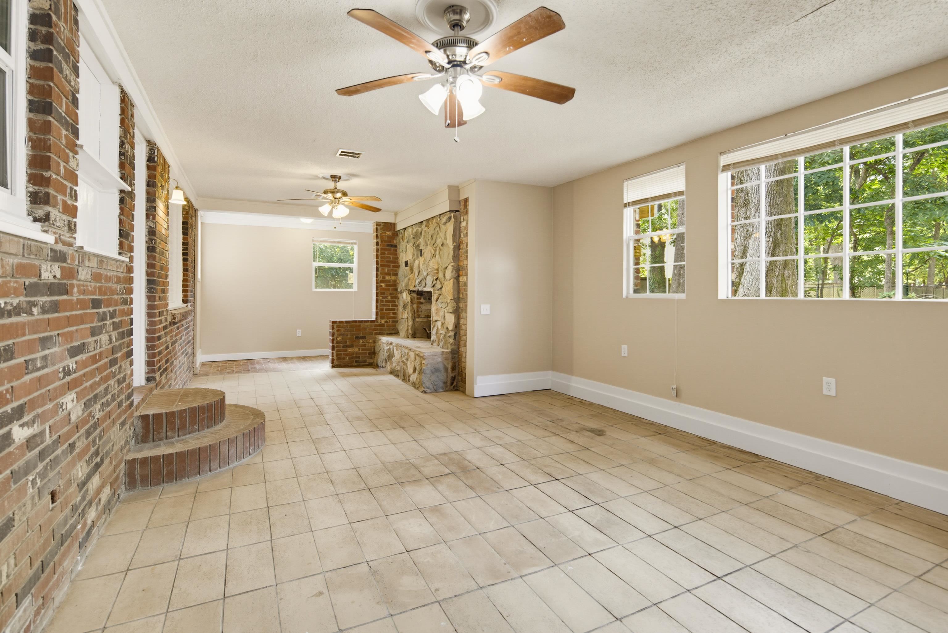 3173 Court St Property Photo 27