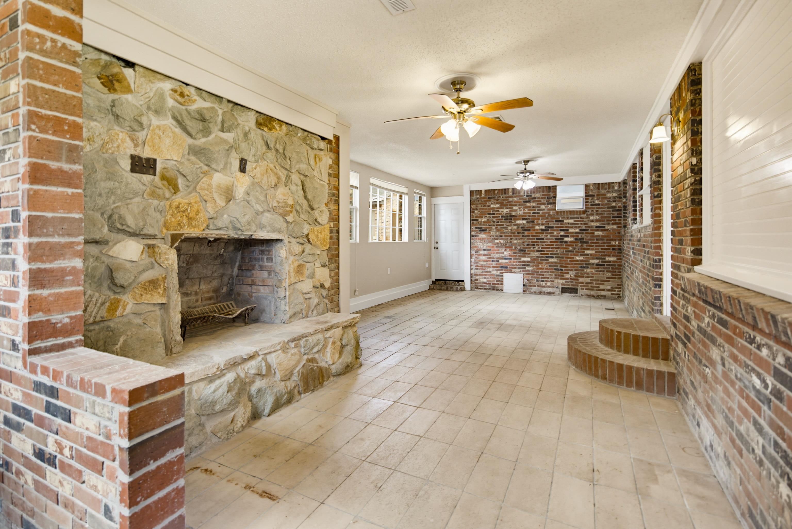 3173 Court St Property Photo 29