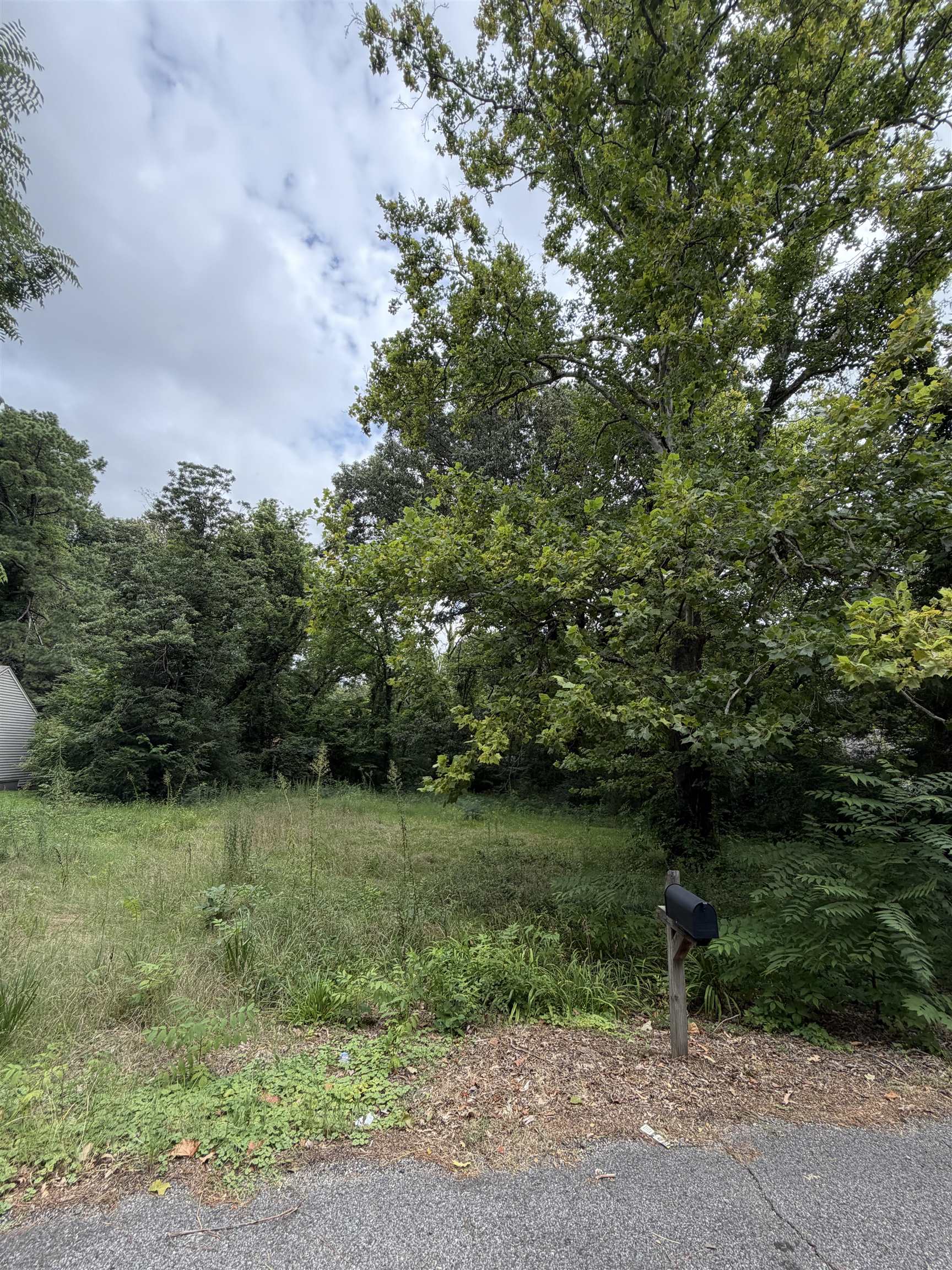 730 LYDGATE RD Property Photo 1